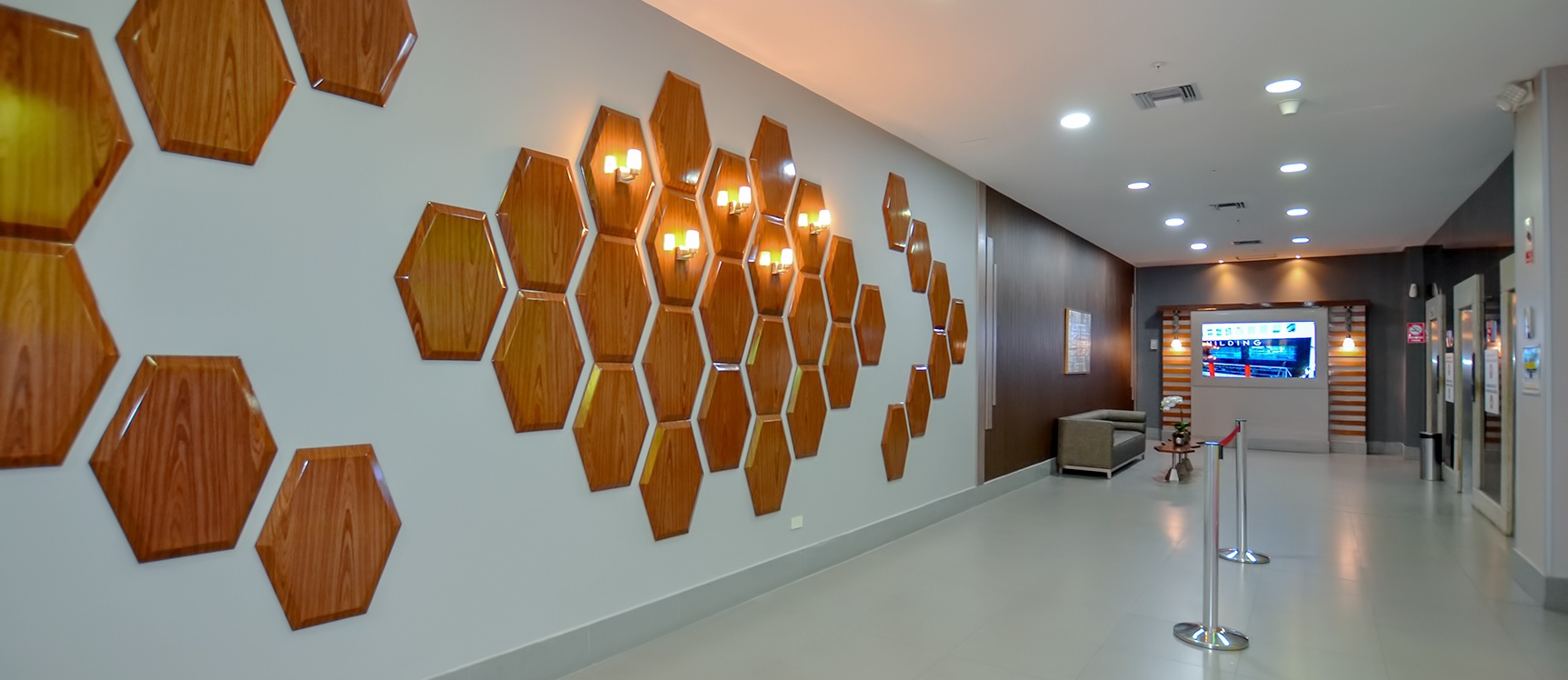 Oficina en alquiler en Trade Building sector norte de Guayaquil GeoBienes - Oficina en alquiler en Trade Building sector norte de Guayaquil - Plusvalia Guayaquil Casas de venta y alquiler Inmobiliaria Ecuador