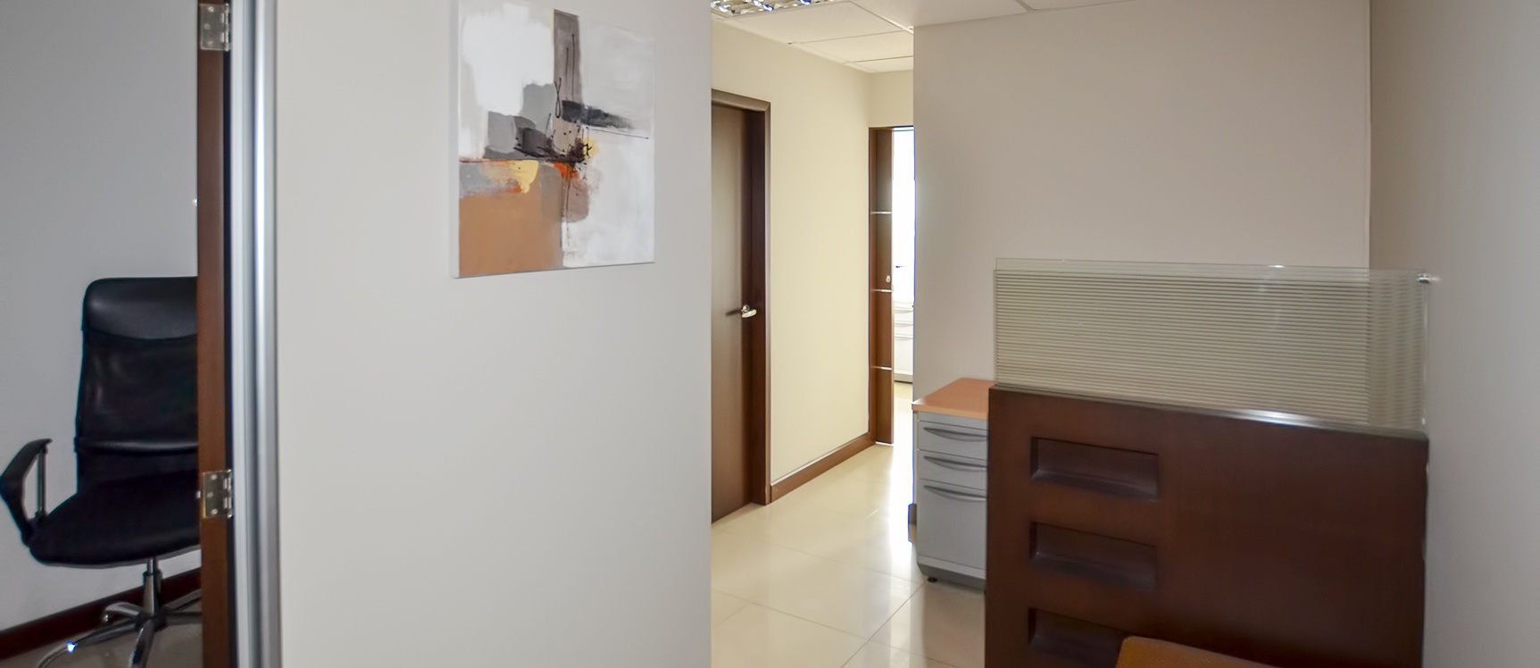 Oficina en alquiler en Trade Building sector norte de Guayaquil GeoBienes - Oficina en alquiler en Trade Building sector norte de Guayaquil - Plusvalia Guayaquil Casas de venta y alquiler Inmobiliaria Ecuador