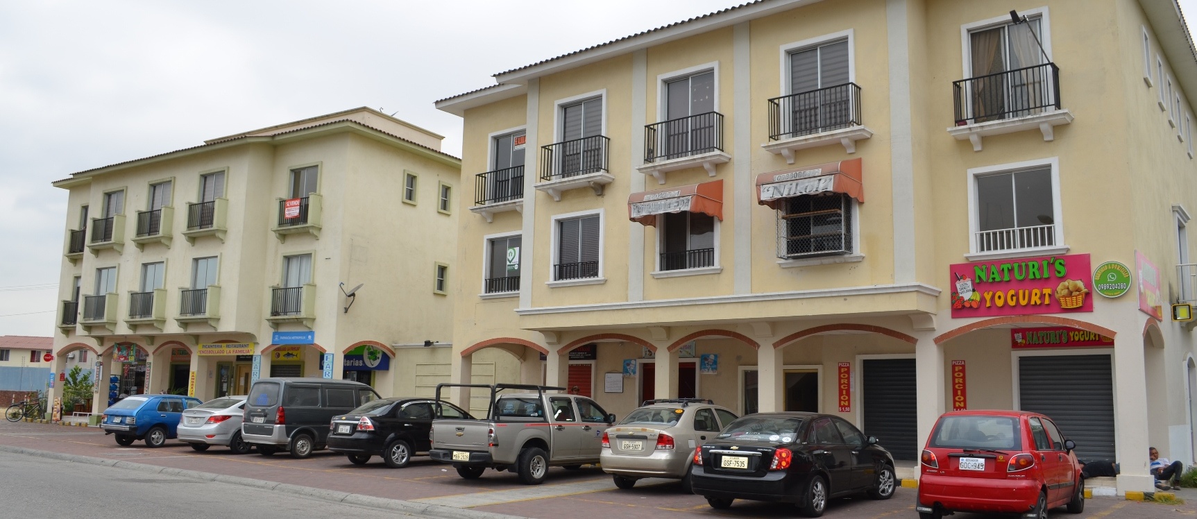 Oficina en alquiler en urbanización Metrópolis II Ave terminal terrestre pascuales GeoBienes - Oficina en alquiler en urbanización Metrópolis II Ave terminal terrestre pascuales - Plusvalia Guayaquil Casas de venta y alquiler Inmobiliaria Ecuador