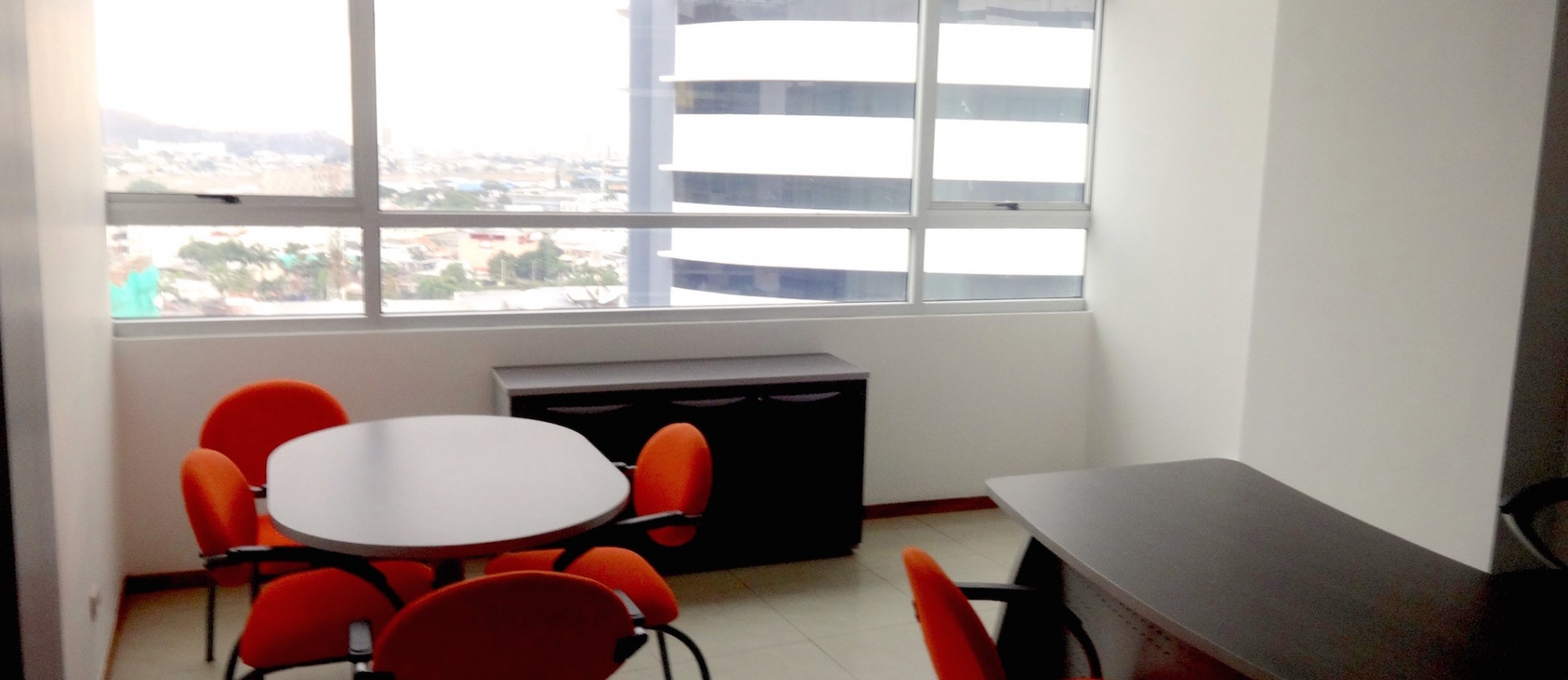Oficina en alquiler norte de Guayaquil. Trade Building GeoBienes - Oficina en alquiler norte de Guayaquil. Trade Building - Plusvalia Guayaquil Casas de venta y alquiler Inmobiliaria Ecuador