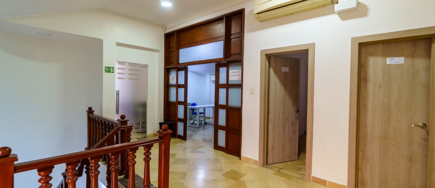 Oficina en alquiler planta alta ubicado en Urdesa, Norte de Guayaquil GeoBienes - Oficina en alquiler planta alta ubicado en Urdesa, Norte de Guayaquil - Plusvalia Guayaquil Casas de venta y alquiler Inmobiliaria Ecuador