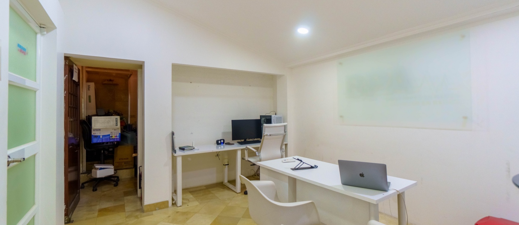Oficina en alquiler planta alta ubicado en Urdesa, Norte de Guayaquil GeoBienes - Oficina en alquiler planta alta ubicado en Urdesa, Norte de Guayaquil - Plusvalia Guayaquil Casas de venta y alquiler Inmobiliaria Ecuador