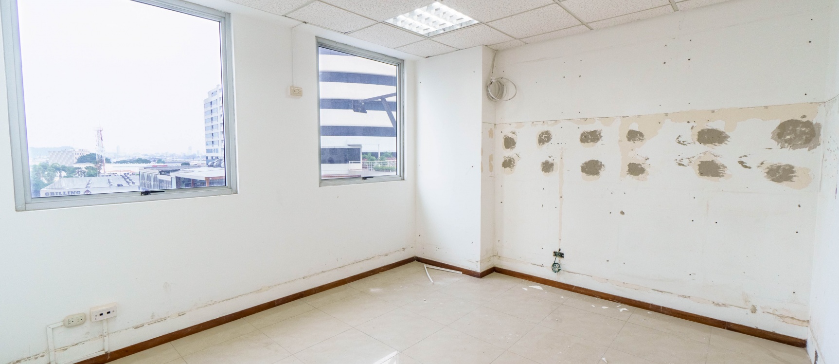 GeoBienes - Oficina en alquiler, Trade Building, zona Mall del Sol - Plusvalia Guayaquil Casas de venta y alquiler Inmobiliaria Ecuador