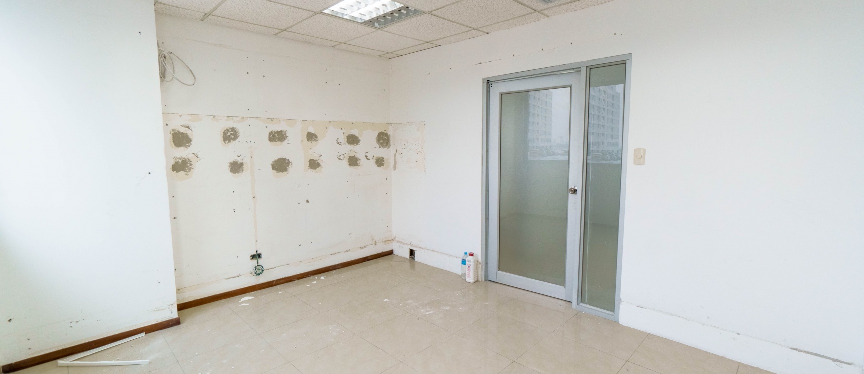 GeoBienes - Oficina en alquiler, Trade Building, zona Mall del Sol - Plusvalia Guayaquil Casas de venta y alquiler Inmobiliaria Ecuador