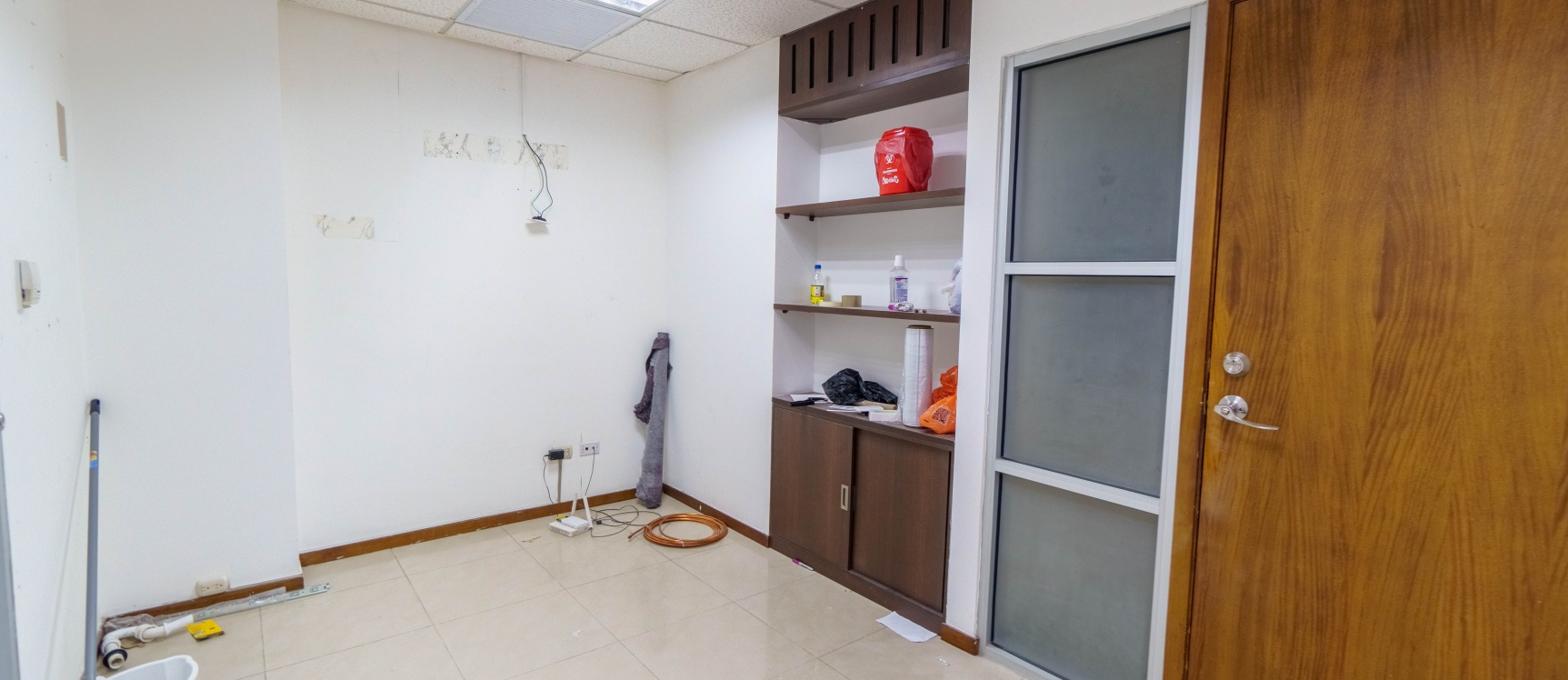 GeoBienes - Oficina en alquiler, Trade Building, zona Mall del Sol - Plusvalia Guayaquil Casas de venta y alquiler Inmobiliaria Ecuador