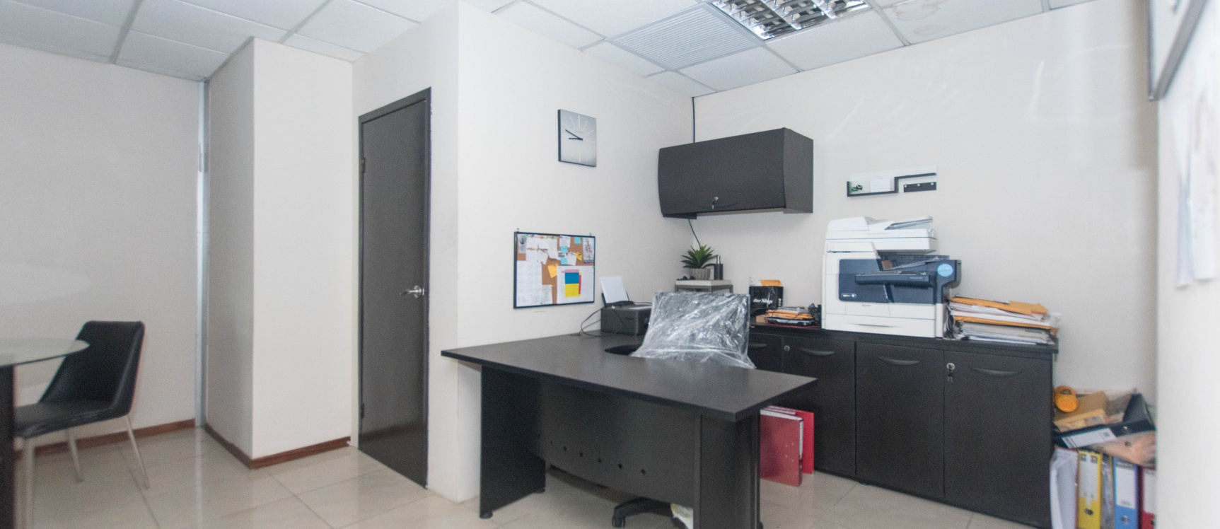 Oficina en alquiler ubicada en Edificio Trade Building GeoBienes - Oficina en alquiler ubicada en Edificio Trade Building - Plusvalia Guayaquil Casas de venta y alquiler Inmobiliaria Ecuador