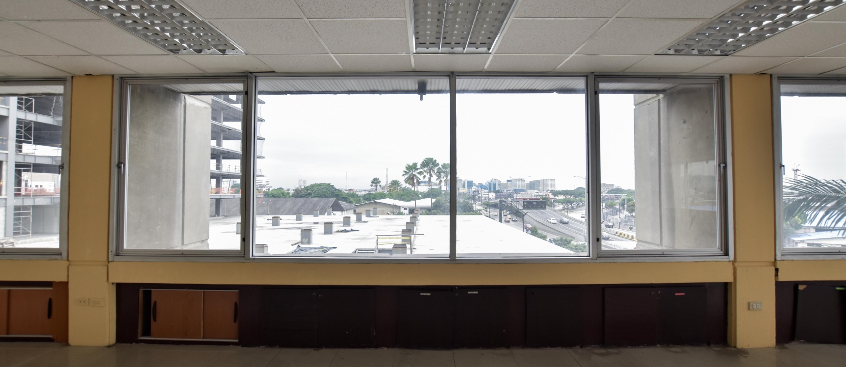 Oficina en alquiler ubicada en el Edificio Mecanos GeoBienes - Oficina en alquiler ubicada en el Edificio Mecanos - Plusvalia Guayaquil Casas de venta y alquiler Inmobiliaria Ecuador