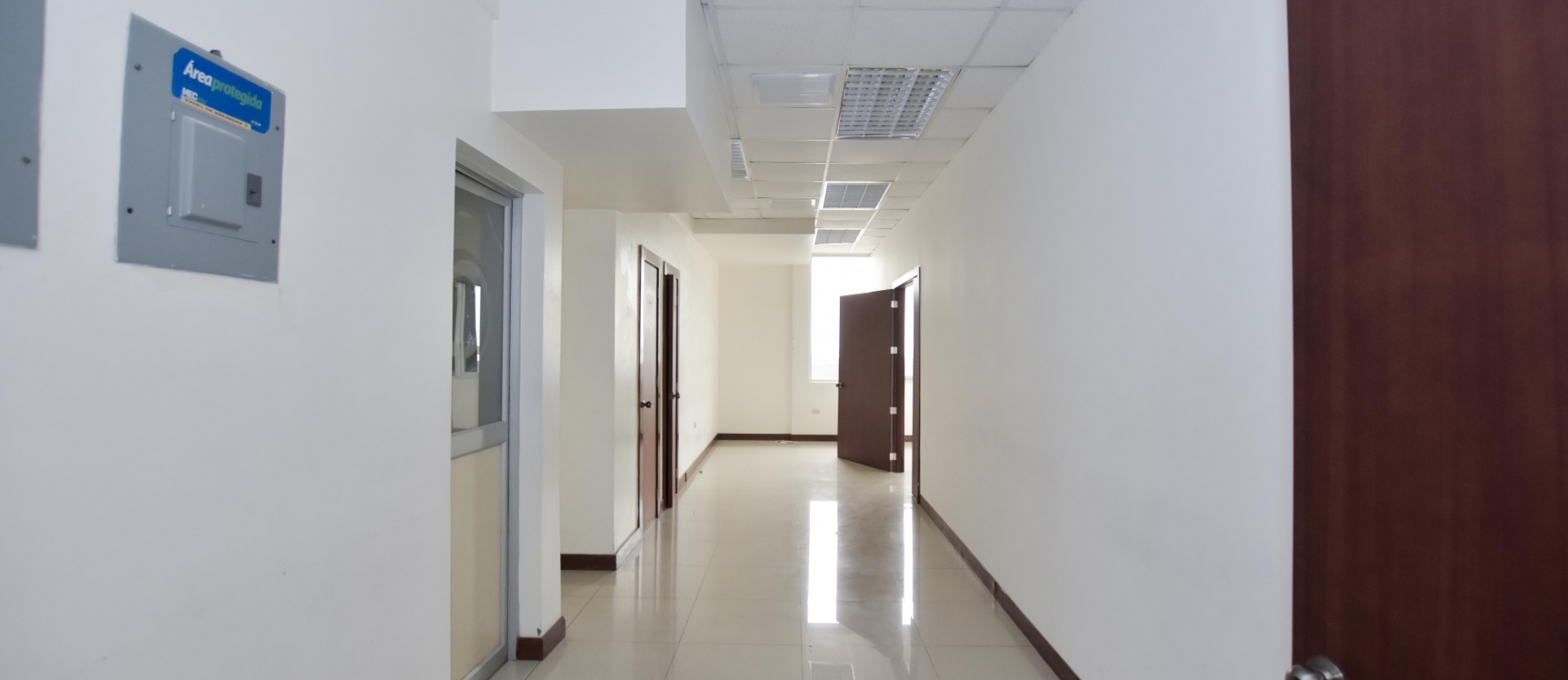 Oficina en alquiler ubicada en el Edificio Mecanos GeoBienes - Oficina en alquiler ubicada en el Edificio Mecanos - Plusvalia Guayaquil Casas de venta y alquiler Inmobiliaria Ecuador