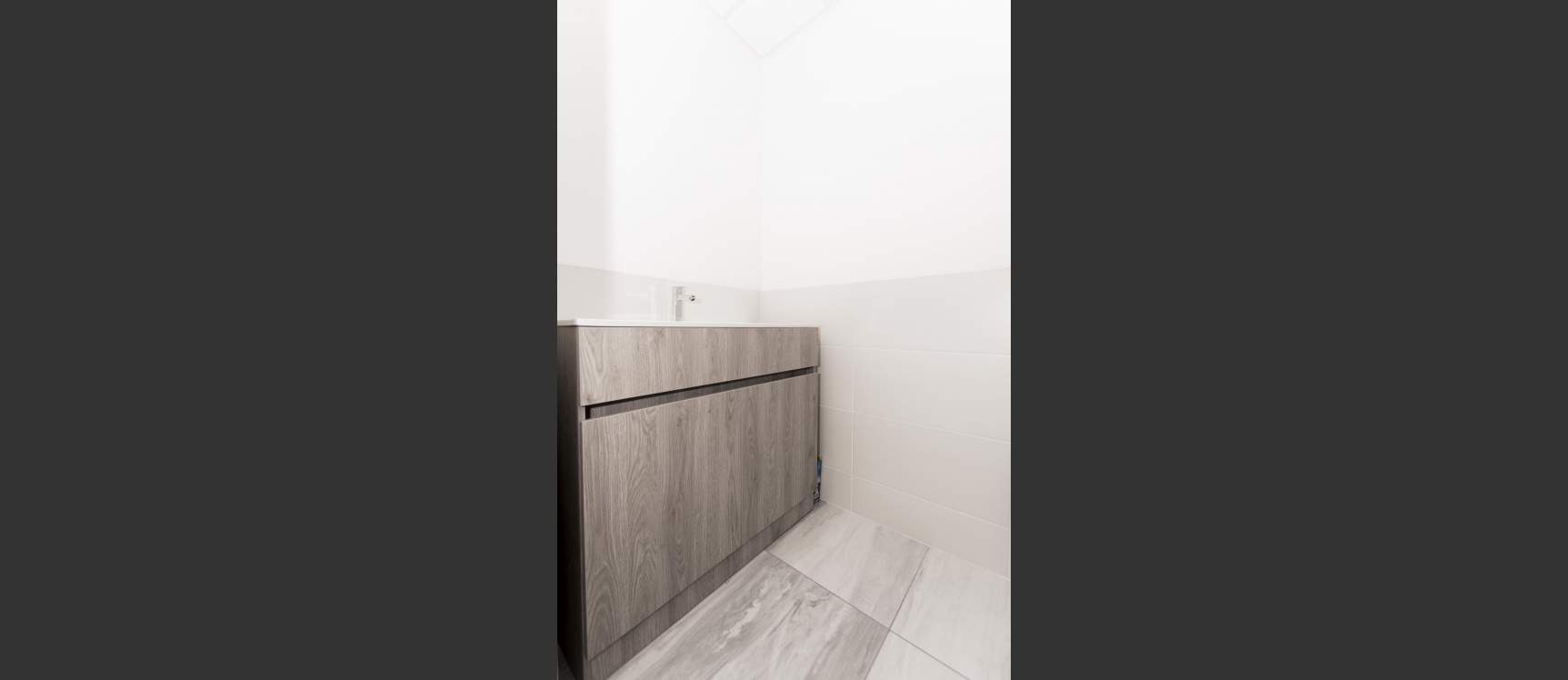 Oficina en alquiler ubicada en el Edificio Platinium II, Samborondón GeoBienes - Oficina en alquiler ubicada en el Edificio Platinum II, Samborondón - Plusvalia Guayaquil Casas de venta y alquiler Inmobiliaria Ecuador