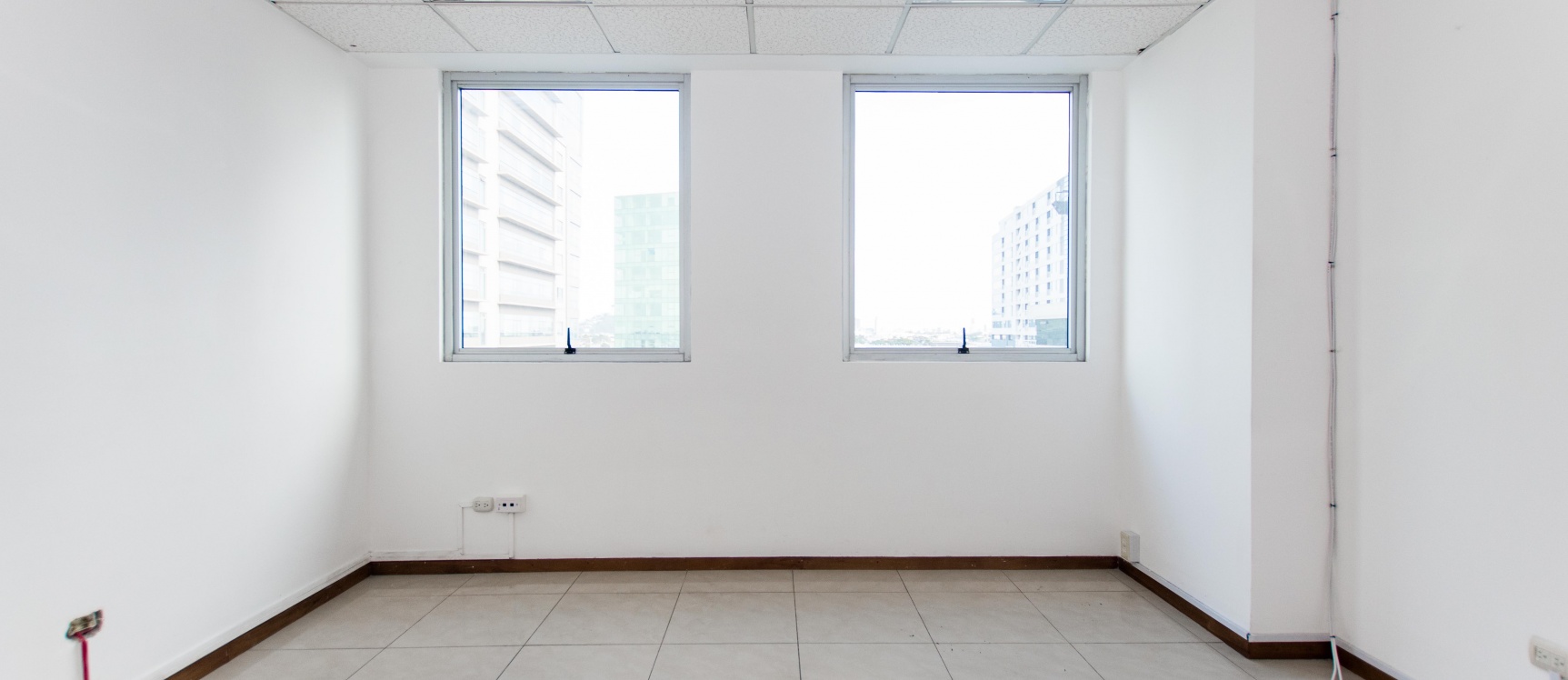 Oficina en alquiler ubicada en el Edificio Trade Building GeoBienes - Oficina en alquiler ubicada en el Edificio Trade Building - Plusvalia Guayaquil Casas de venta y alquiler Inmobiliaria Ecuador