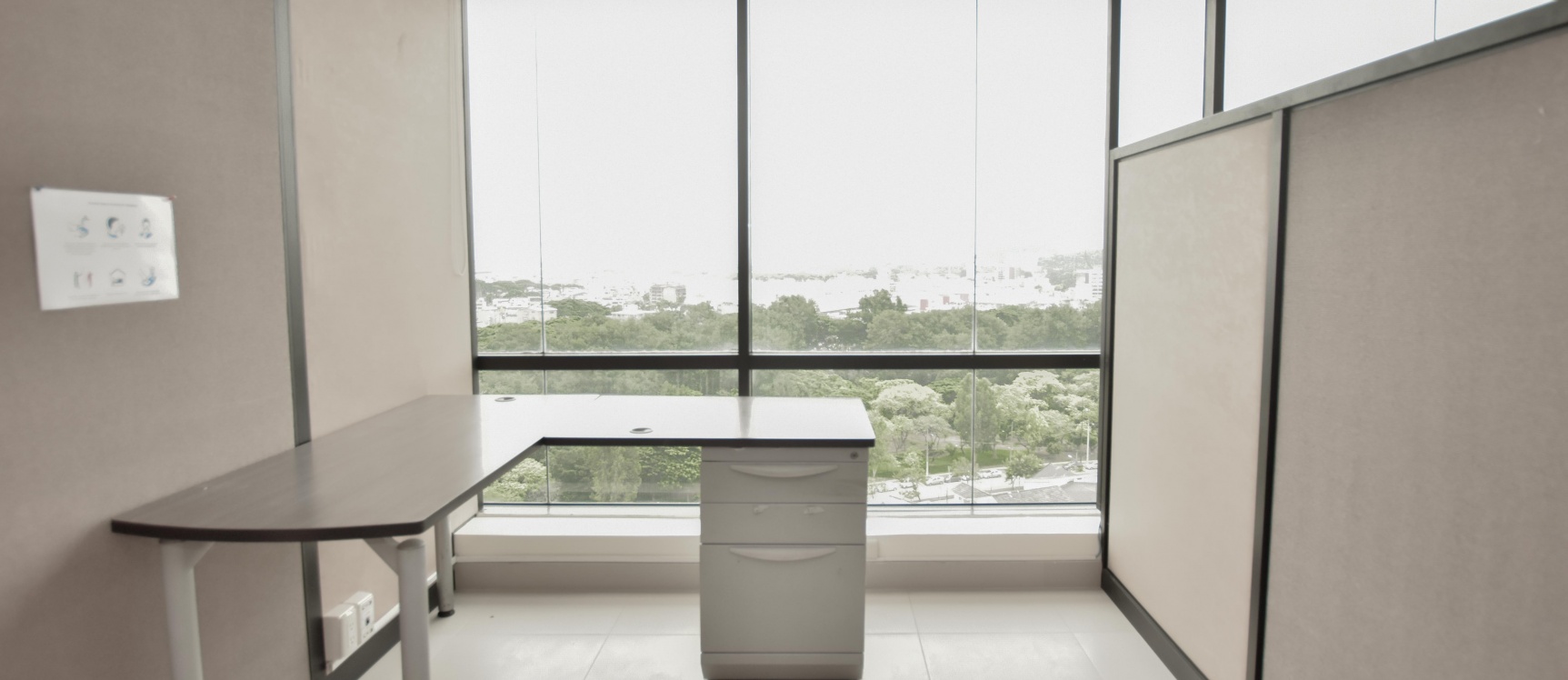 Oficina en alquiler ubicada en el Edificio World Trade Center GeoBienes - Oficina en alquiler ubicada en el Edificio World Trade Center - Plusvalia Guayaquil Casas de venta y alquiler Inmobiliaria Ecuador