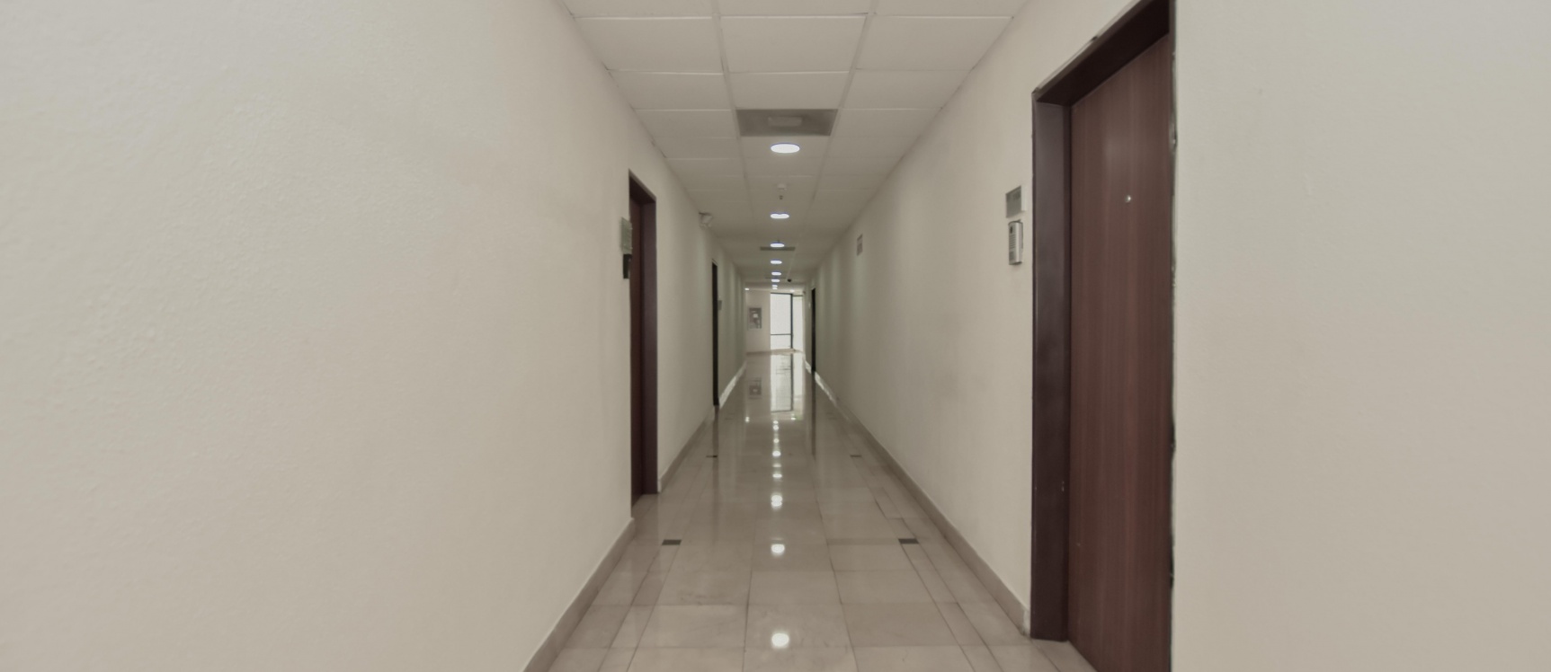 Oficina en alquiler ubicada en el Edificio World Trade Center GeoBienes - Oficina en alquiler ubicada en el Edificio World Trade Center - Plusvalia Guayaquil Casas de venta y alquiler Inmobiliaria Ecuador