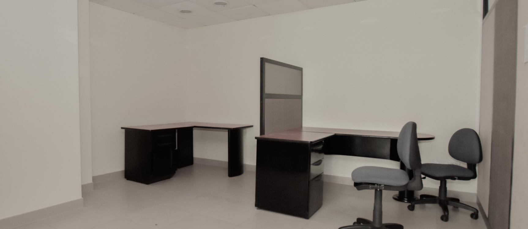 Oficina en alquiler ubicada en el Edificio World Trade Center GeoBienes - Oficina en alquiler ubicada en el Edificio World Trade Center - Plusvalia Guayaquil Casas de venta y alquiler Inmobiliaria Ecuador