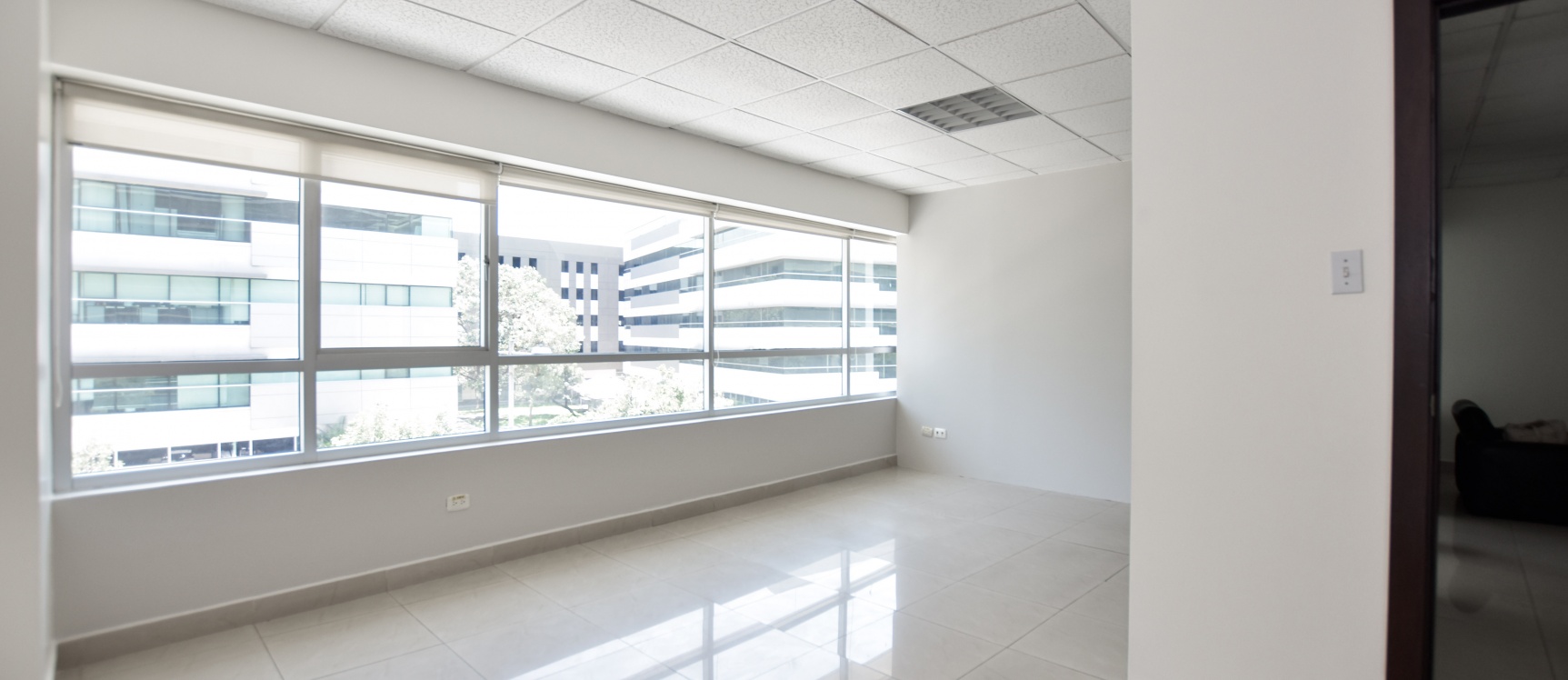 Oficina en alquiler ubicada en el Parque Empresarial Colón GeoBienes - Oficina en alquiler ubicada en el Parque Empresarial Colón - Plusvalia Guayaquil Casas de venta y alquiler Inmobiliaria Ecuador