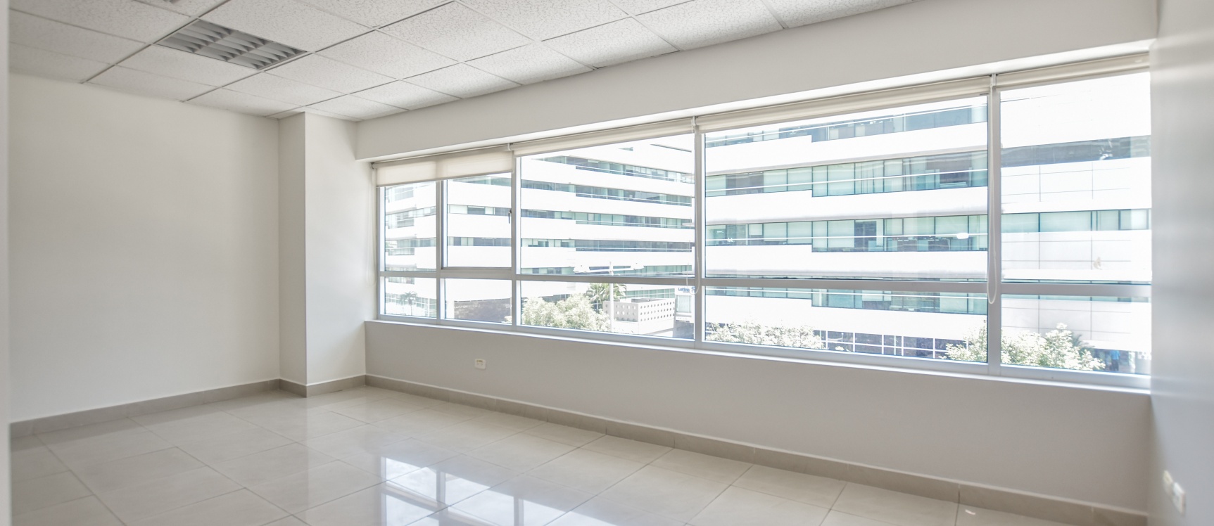 Oficina en alquiler ubicada en el Parque Empresarial Colón GeoBienes - Oficina en alquiler ubicada en el Parque Empresarial Colón - Plusvalia Guayaquil Casas de venta y alquiler Inmobiliaria Ecuador