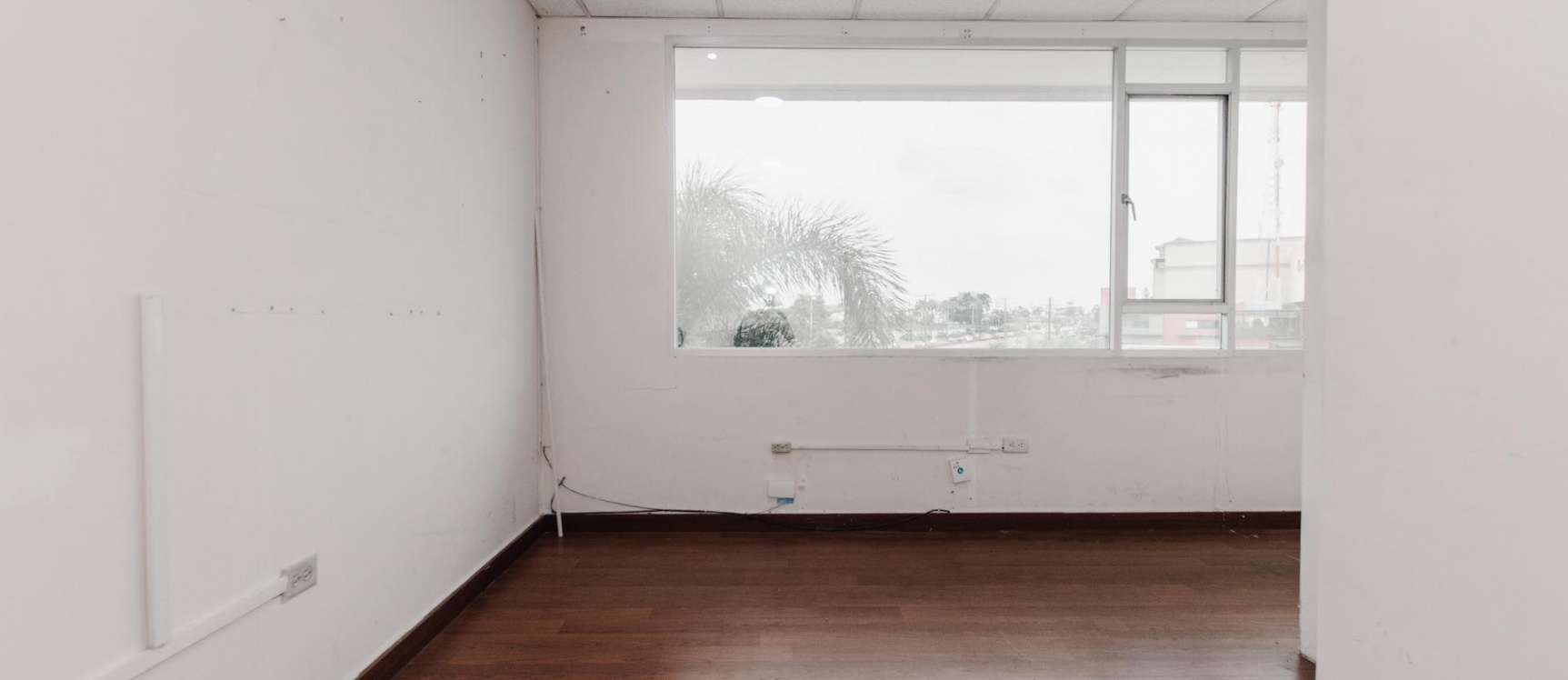 Oficina en alquiler ubicada en Samborondón Plaza, Samborondón GeoBienes - Oficina en alquiler ubicada en Samborondón Plaza, Samborondón - Plusvalia Guayaquil Casas de venta y alquiler Inmobiliaria Ecuador
