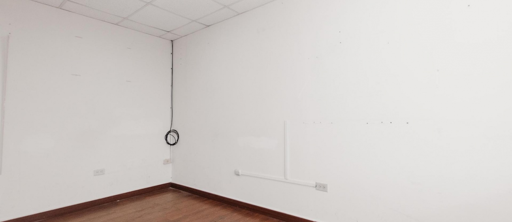 Oficina en alquiler ubicada en Samborondón Plaza, Samborondón GeoBienes - Oficina en alquiler ubicada en Samborondón Plaza, Samborondón - Plusvalia Guayaquil Casas de venta y alquiler Inmobiliaria Ecuador