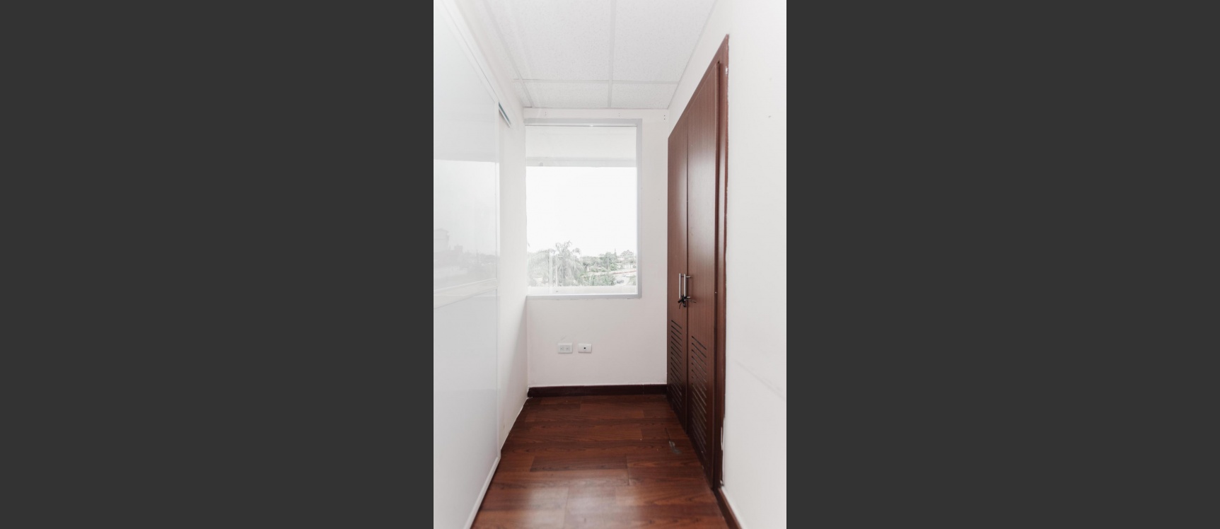 Oficina en alquiler ubicada en Samborondón Plaza, Samborondón GeoBienes - Oficina en alquiler ubicada en Samborondón Plaza, Samborondón - Plusvalia Guayaquil Casas de venta y alquiler Inmobiliaria Ecuador