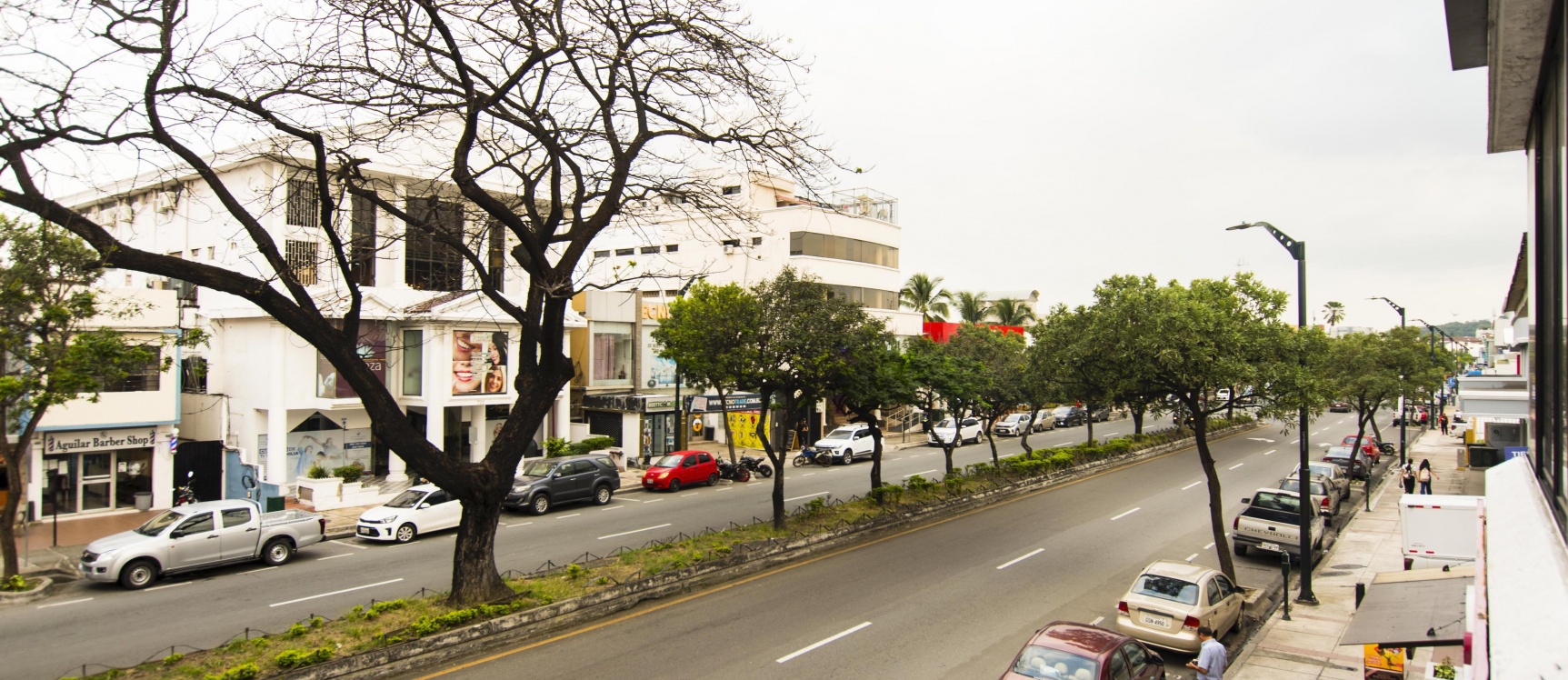 GeoBienes - Oficina en alquiler ubicada en Urdesa - Plusvalia Guayaquil Casas de venta y alquiler Inmobiliaria Ecuador