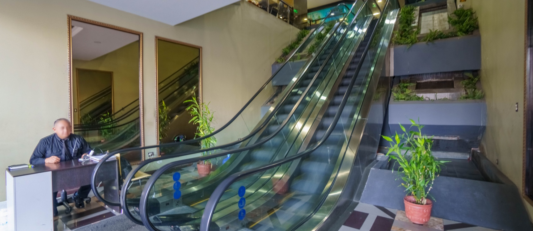 Oficina en alquiler ubicado en Edificio Induauto, Centro de Guayaquil GeoBienes - Oficina en alquiler ubicado en Edificio Induauto, Centro de Guayaquil - Plusvalia Guayaquil Casas de venta y alquiler Inmobiliaria Ecuador