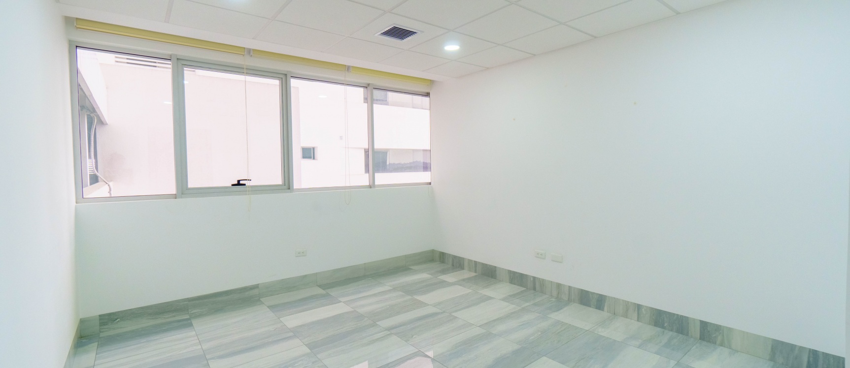 Oficina en alquiler ubicado en Edificio Platinum II, Vía Samborondón GeoBienes - Oficina en alquiler, Edificio Platinum II, Aurora, Av. Febres Cordero, Vía Samborondón - Daule - Plusvalia Guayaquil Casas de venta y alquiler Inmobiliaria Ecuador
