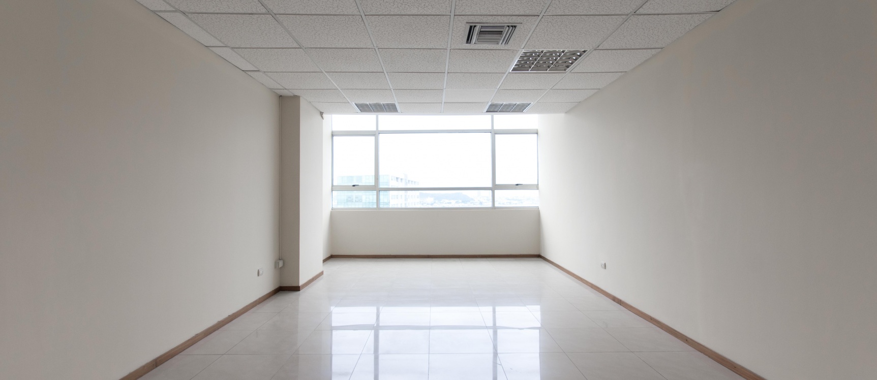 Oficina en alquiler ubicado en el Edificio Trade Building GeoBienes - Oficina en alquiler ubicado en el Edificio Trade Building - Plusvalia Guayaquil Casas de venta y alquiler Inmobiliaria Ecuador