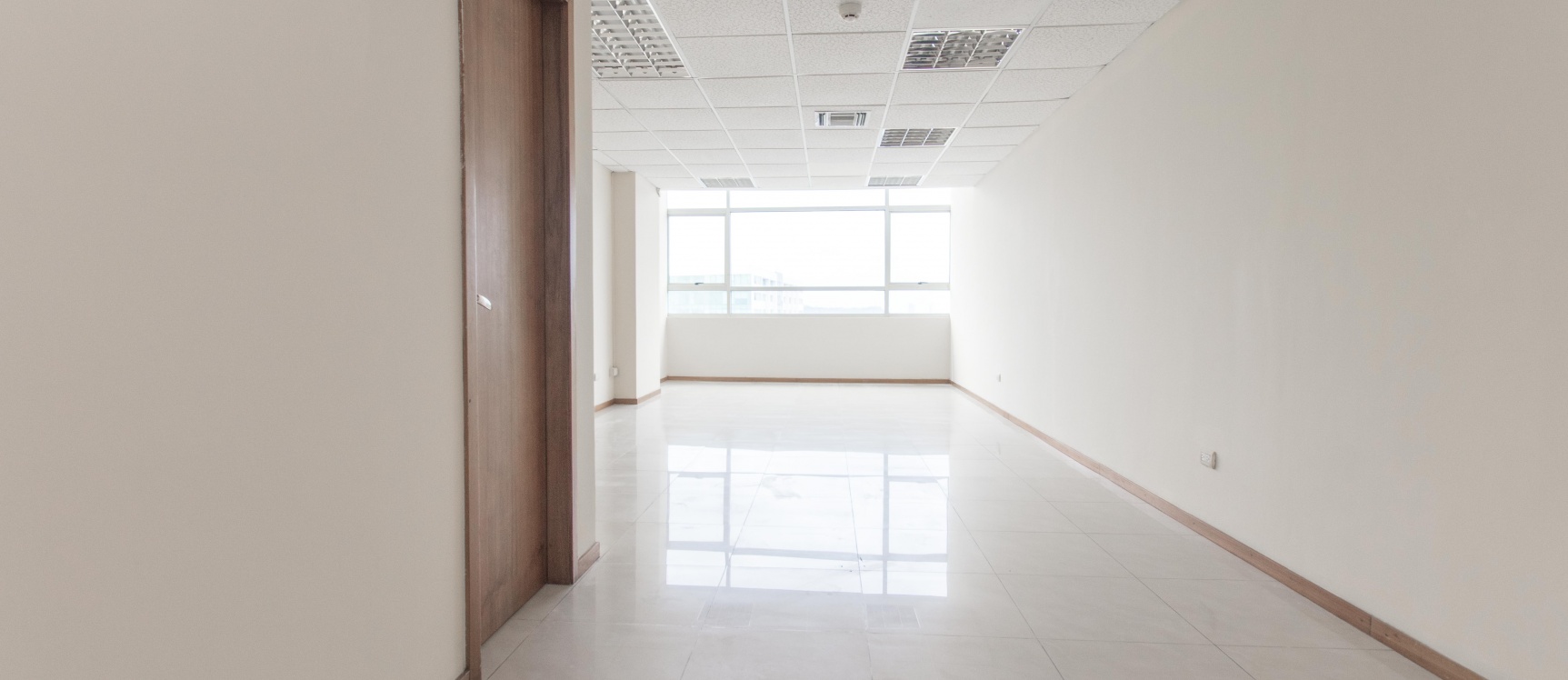 Oficina en alquiler ubicado en el Edificio Trade Building GeoBienes - Oficina en alquiler ubicado en el Edificio Trade Building - Plusvalia Guayaquil Casas de venta y alquiler Inmobiliaria Ecuador