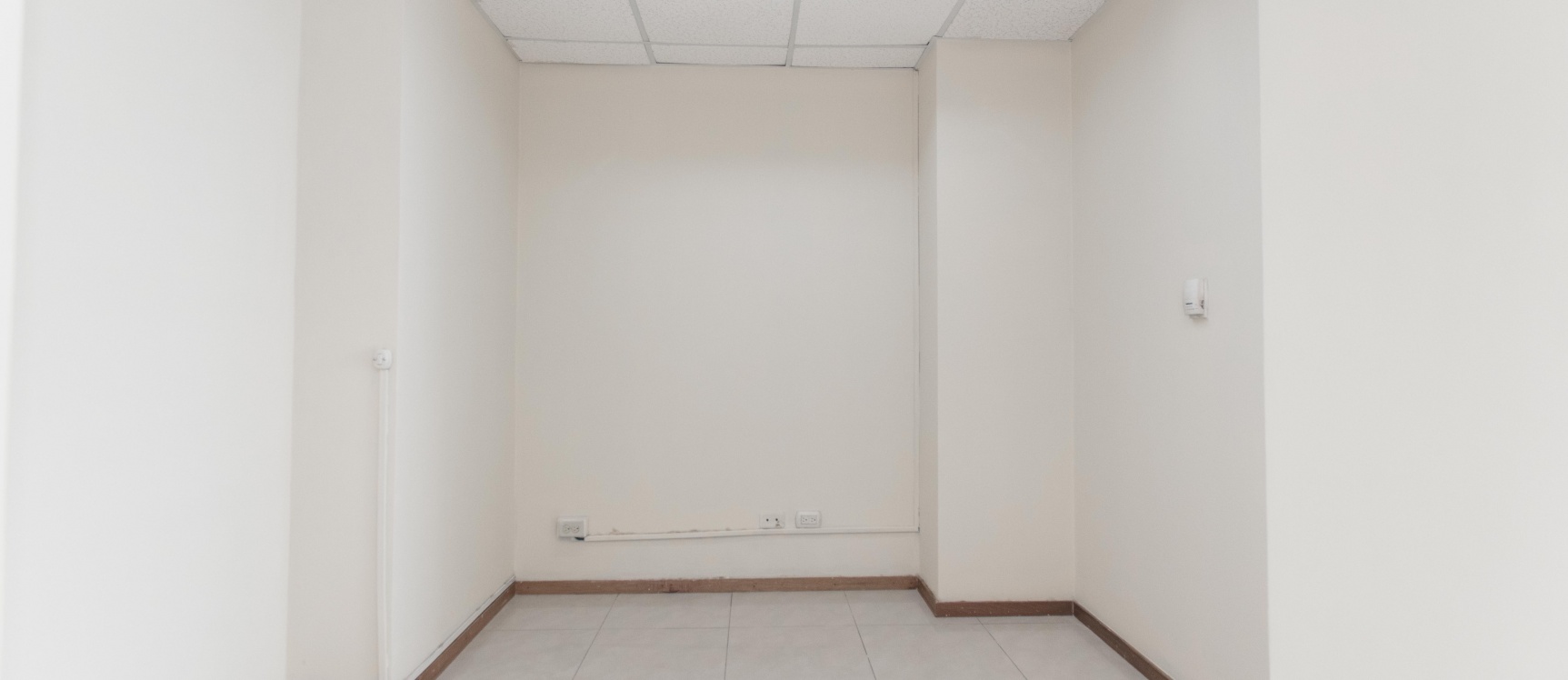 Oficina en alquiler ubicado en el Edificio Trade Building GeoBienes - Oficina en alquiler ubicado en el Edificio Trade Building - Plusvalia Guayaquil Casas de venta y alquiler Inmobiliaria Ecuador