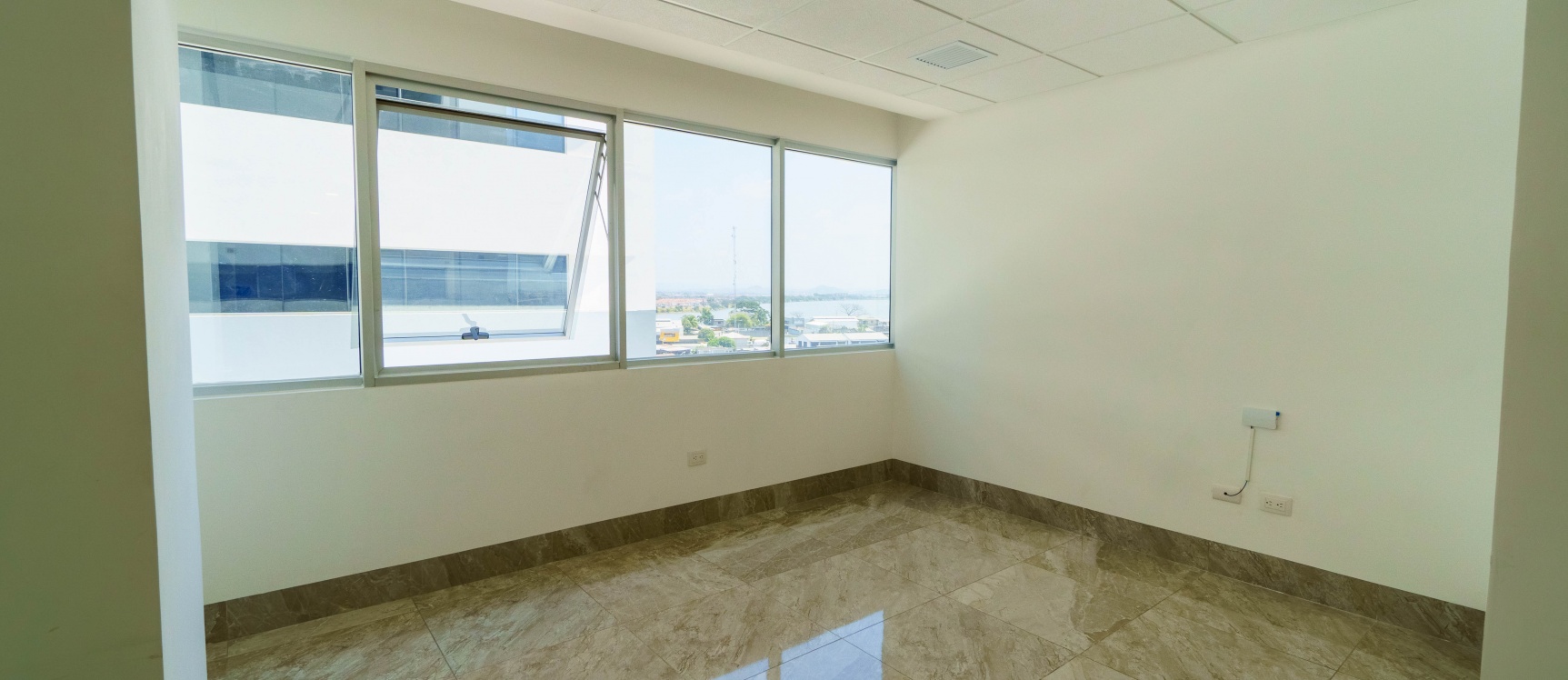 Oficina en alquiler ubicado en Platinum 1 GeoBienes - Oficina en alquiler ubicado en Platinum 1 - Plusvalia Guayaquil Casas de venta y alquiler Inmobiliaria Ecuador