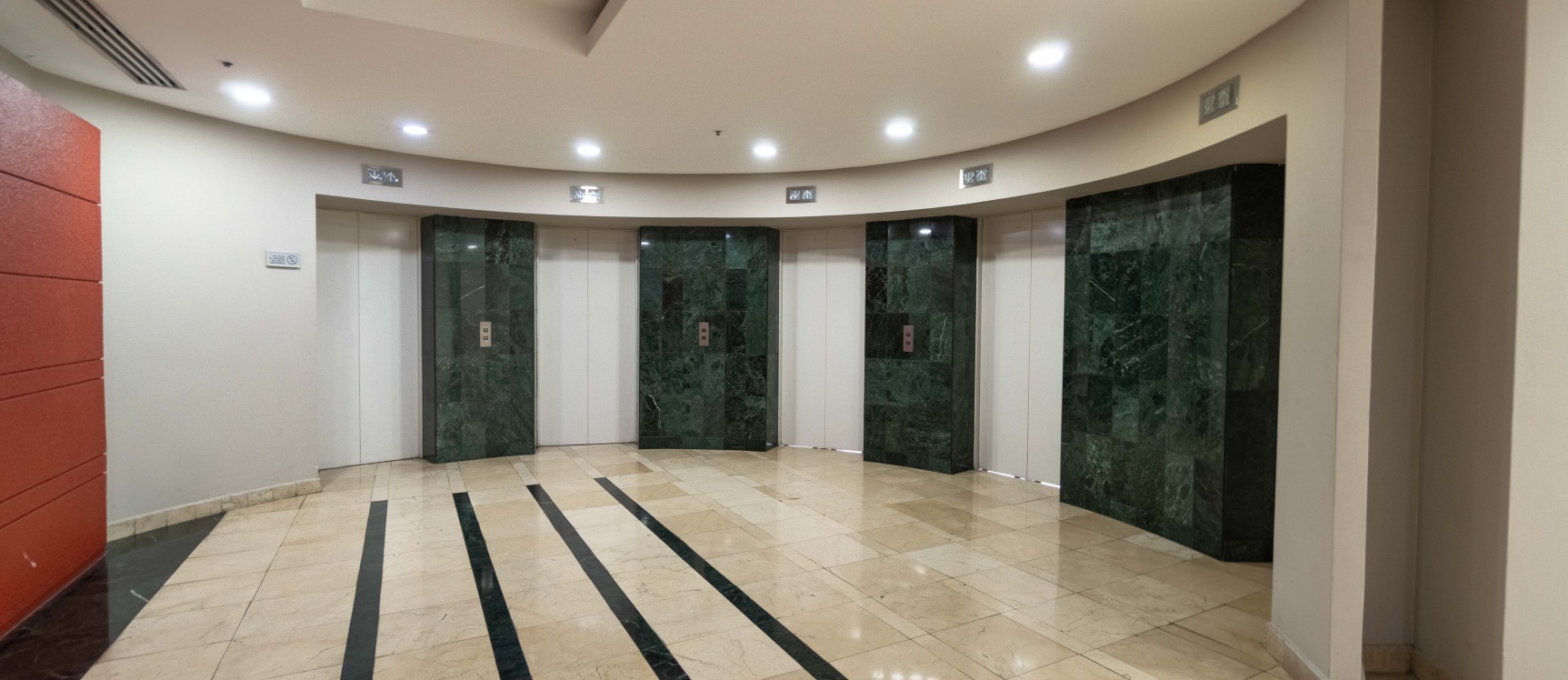 Oficina en alquiler World Trade Center, Kennedy, Guayaquil GeoBienes - Oficina en alquiler World Trade Center, Kennedy, Guayaquil - Plusvalia Guayaquil Casas de venta y alquiler Inmobiliaria Ecuador