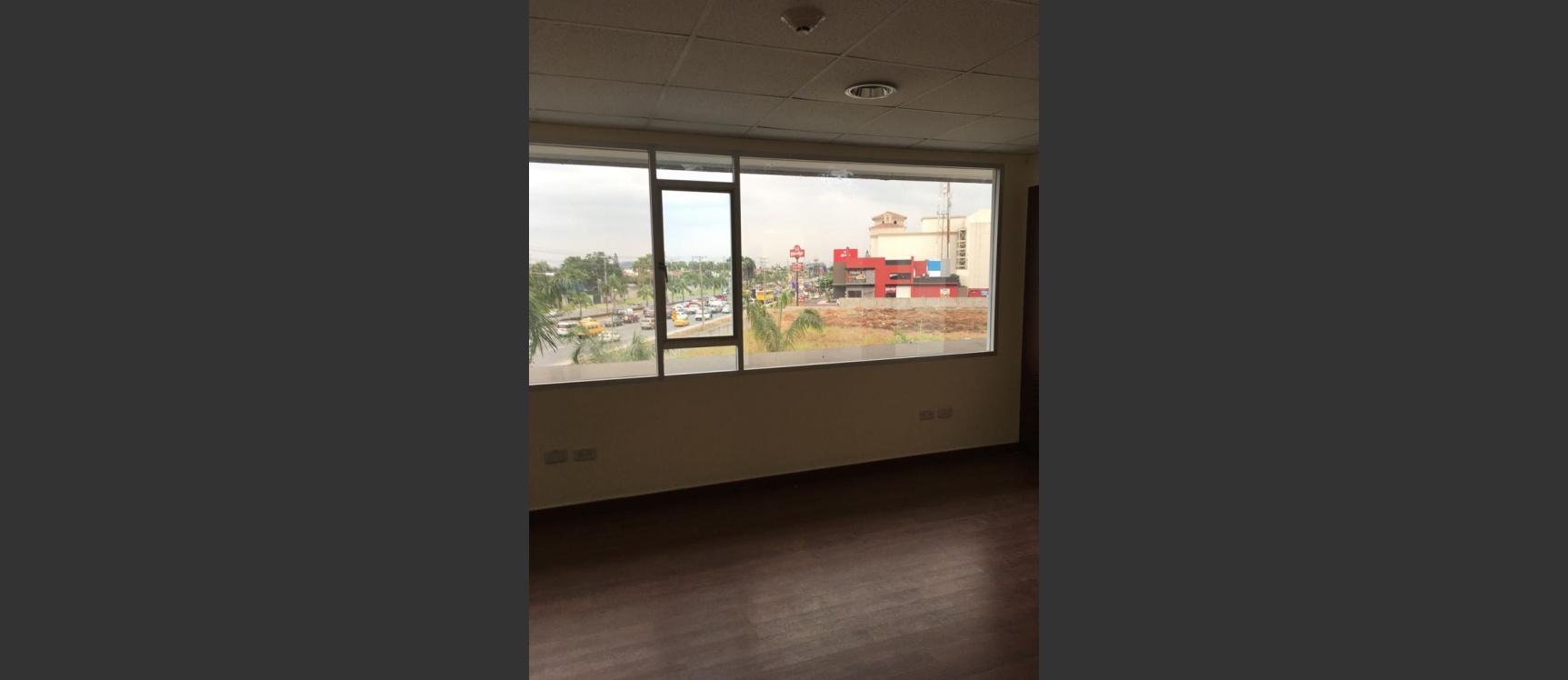 GeoBienes - Oficina en en alquiler en Edificio Samborondón Plaza Samborondón - Plusvalia Guayaquil Casas de venta y alquiler Inmobiliaria Ecuador