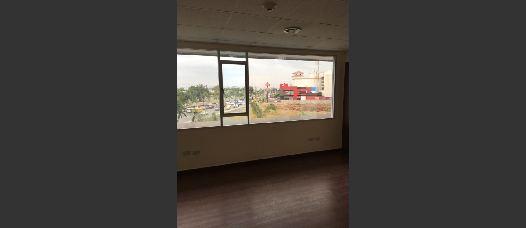 Oficina en Samboróndon Plaza GeoBienes - Oficina en en alquiler en Edificio Samborondón Plaza Samborondón - Plusvalia Guayaquil Casas de venta y alquiler Inmobiliaria Ecuador