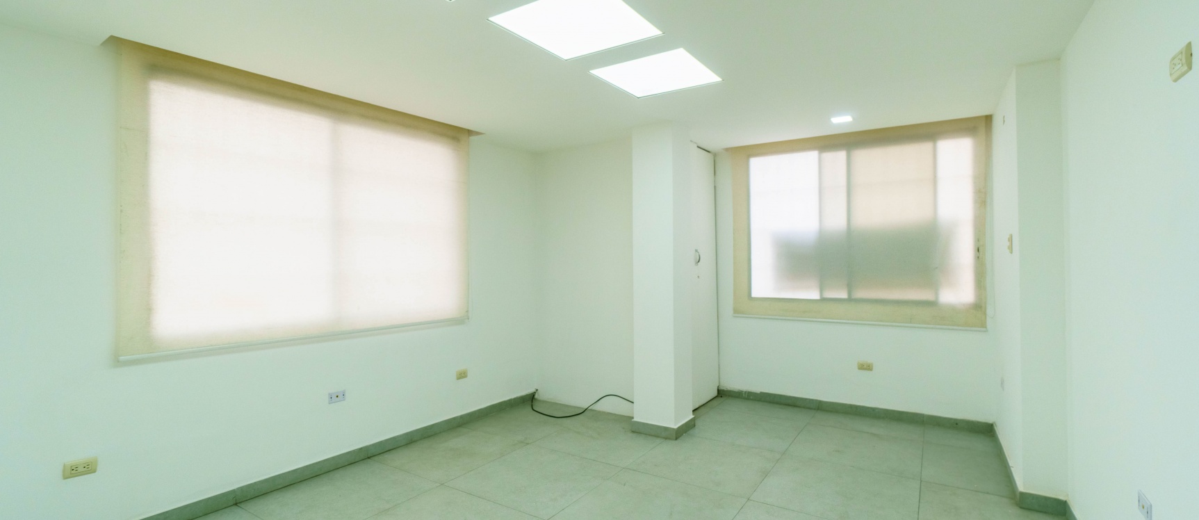 Oficina en alquiler ubicado en Condominio El Bucanero, Centro de Guayaquil GeoBienes - Oficina en venta, Av Las Américas, Edificio de Oficinas El Bucanero - Plusvalia Guayaquil Casas de venta y alquiler Inmobiliaria Ecuador