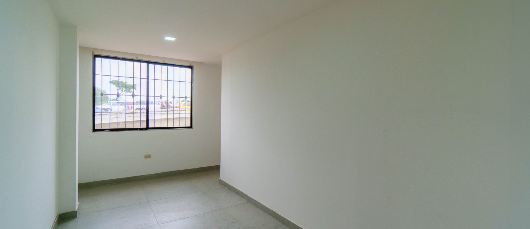 Oficina en alquiler ubicado en Condominio El Bucanero, Centro de Guayaquil GeoBienes - Oficina en venta, Av Las Américas, Edificio de Oficinas El Bucanero - Plusvalia Guayaquil Casas de venta y alquiler Inmobiliaria Ecuador