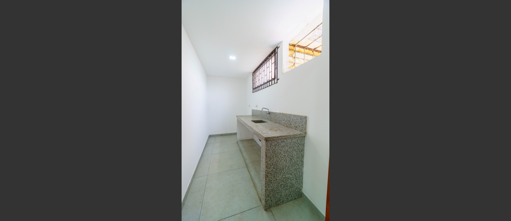Oficina en alquiler ubicado en Condominio El Bucanero, Centro de Guayaquil GeoBienes - Oficina en venta, Av Las Américas, Edificio de Oficinas El Bucanero - Plusvalia Guayaquil Casas de venta y alquiler Inmobiliaria Ecuador