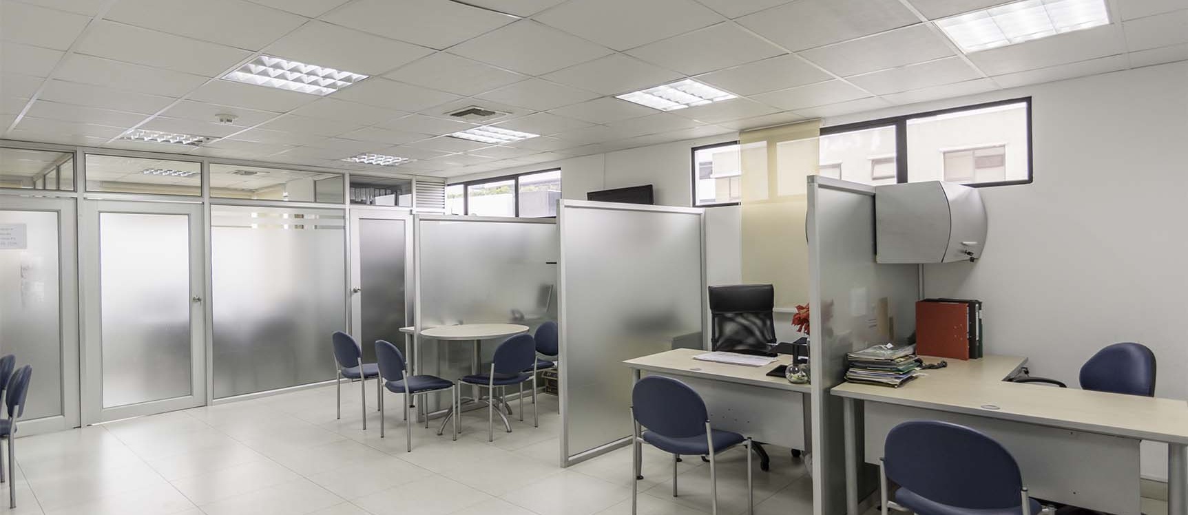 Oficina en venta Edificio Atlantis, Norte de Guayaquil GeoBienes - Oficina en venta en el Edificio Atlantis, Norte de Guayaquil - Plusvalia Guayaquil Casas de venta y alquiler Inmobiliaria Ecuador