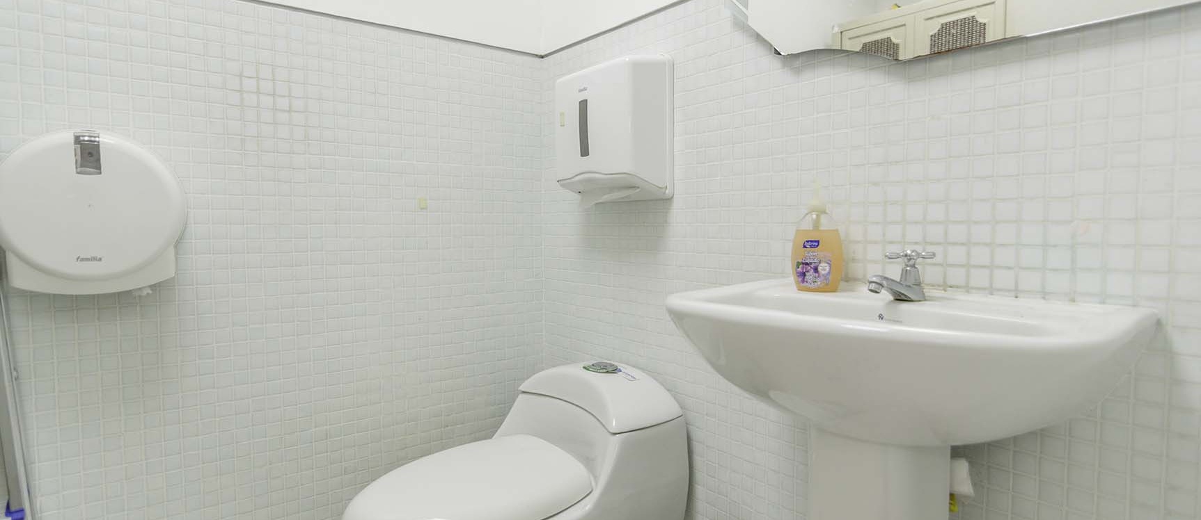 Oficina en venta Edificio Atlantis, Norte de Guayaquil GeoBienes - Oficina en venta en el Edificio Atlantis, Norte de Guayaquil - Plusvalia Guayaquil Casas de venta y alquiler Inmobiliaria Ecuador