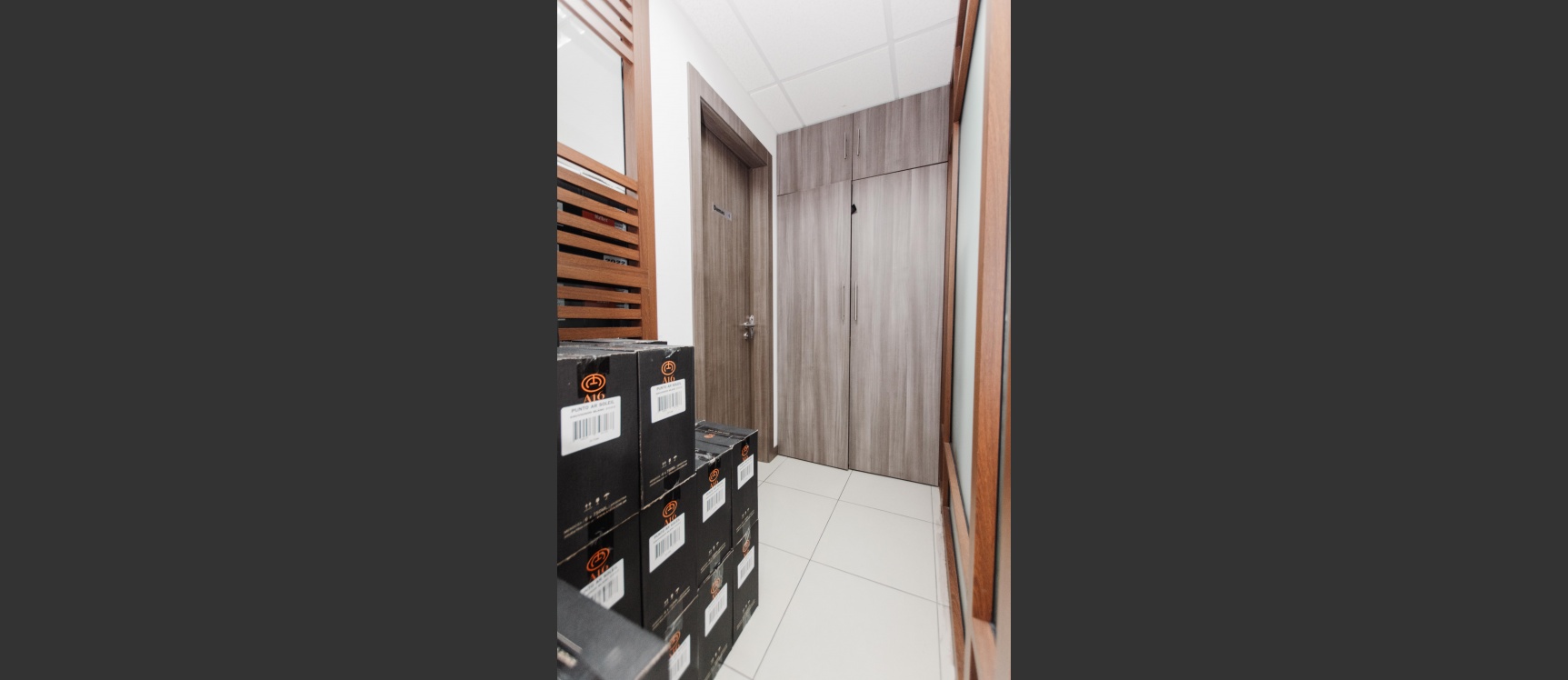 Oficina en venta Edificio Emporium, Pto. Santa Ana, centro de Guayaquil GeoBienes - Oficina en venta Edificio Emporium, Pto. Santa Ana, centro de Guayaquil - Plusvalia Guayaquil Casas de venta y alquiler Inmobiliaria Ecuador