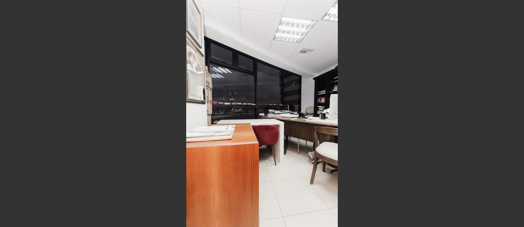 Oficina en venta Edificio Emporium, Pto. Santa Ana, centro de Guayaquil GeoBienes - Oficina en venta Edificio Emporium, Pto. Santa Ana, centro de Guayaquil - Plusvalia Guayaquil Casas de venta y alquiler Inmobiliaria Ecuador
