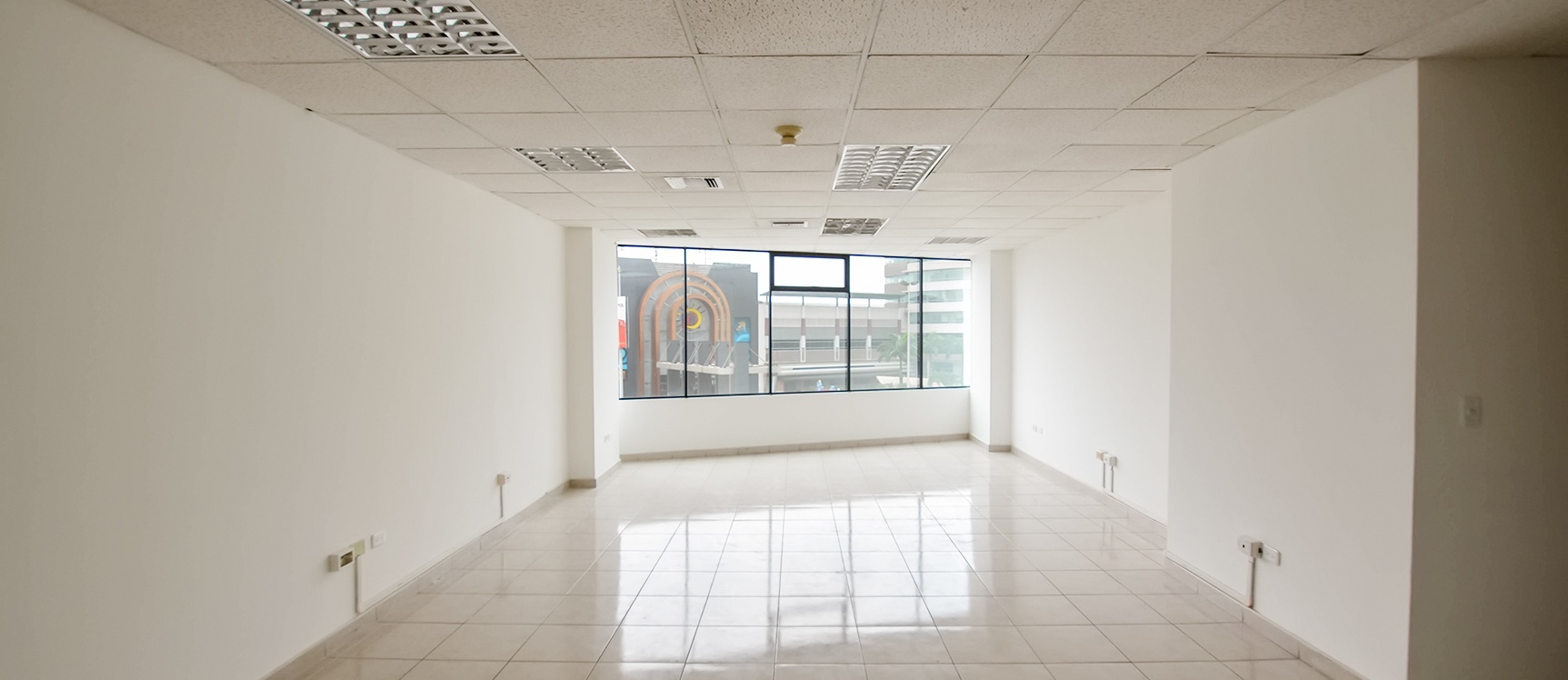 GeoBienes - Oficina en Alquiler Edificio Executive Center Norte de Guayaquil - Plusvalia Guayaquil Casas de venta y alquiler Inmobiliaria Ecuador