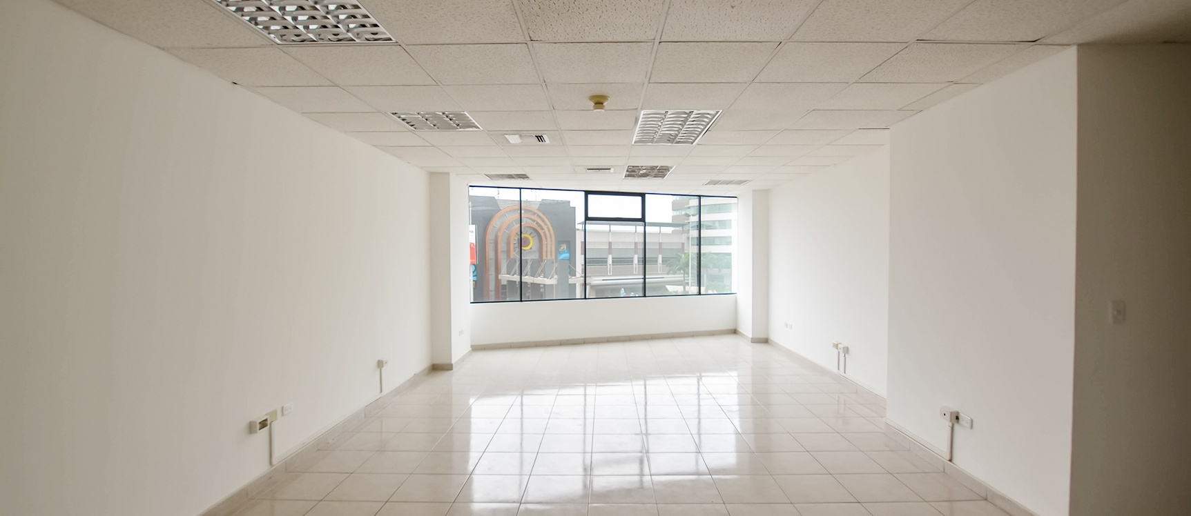 Oficina en Venta Edificio Executive Center Norte de Guayaquil GeoBienes - Oficina en Alquiler Edificio Executive Center Norte de Guayaquil - Plusvalia Guayaquil Casas de venta y alquiler Inmobiliaria Ecuador