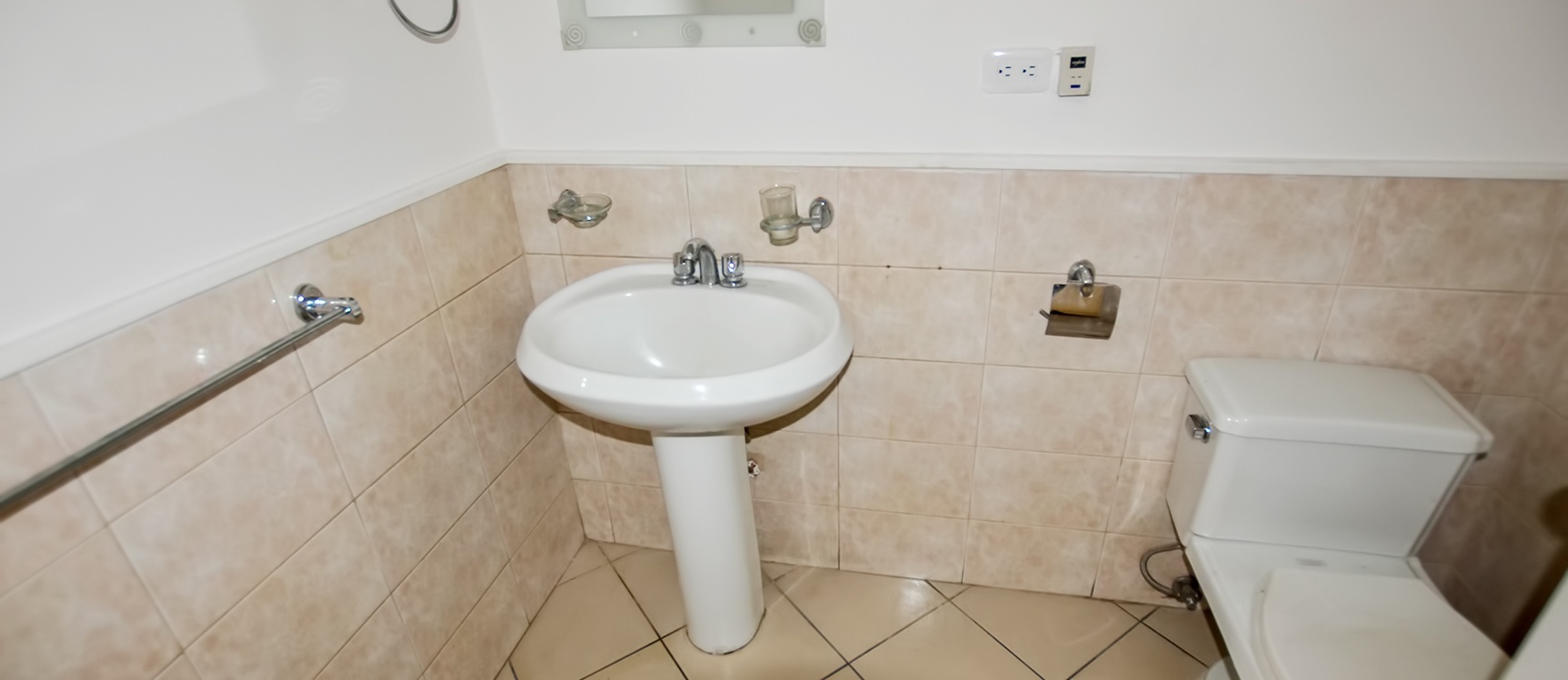Oficina en Venta Edificio Executive Center Norte de Guayaquil GeoBienes - Oficina en Alquiler Edificio Executive Center Norte de Guayaquil - Plusvalia Guayaquil Casas de venta y alquiler Inmobiliaria Ecuador