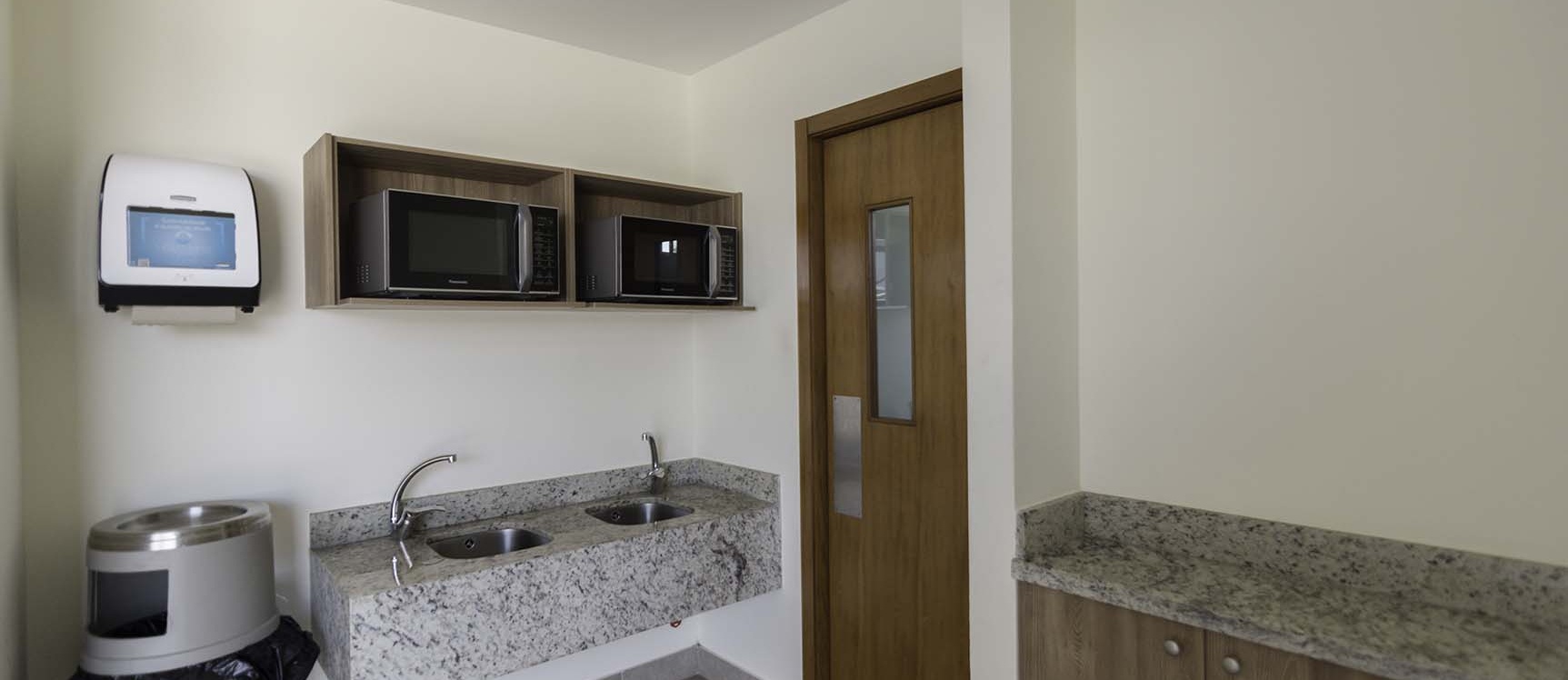 Oficina en venta Edificio Marriot, Vía Samborondón GeoBienes - Oficina en venta Edificio Los Arcos Plaza, Vía Samborondón - Plusvalia Guayaquil Casas de venta y alquiler Inmobiliaria Ecuador