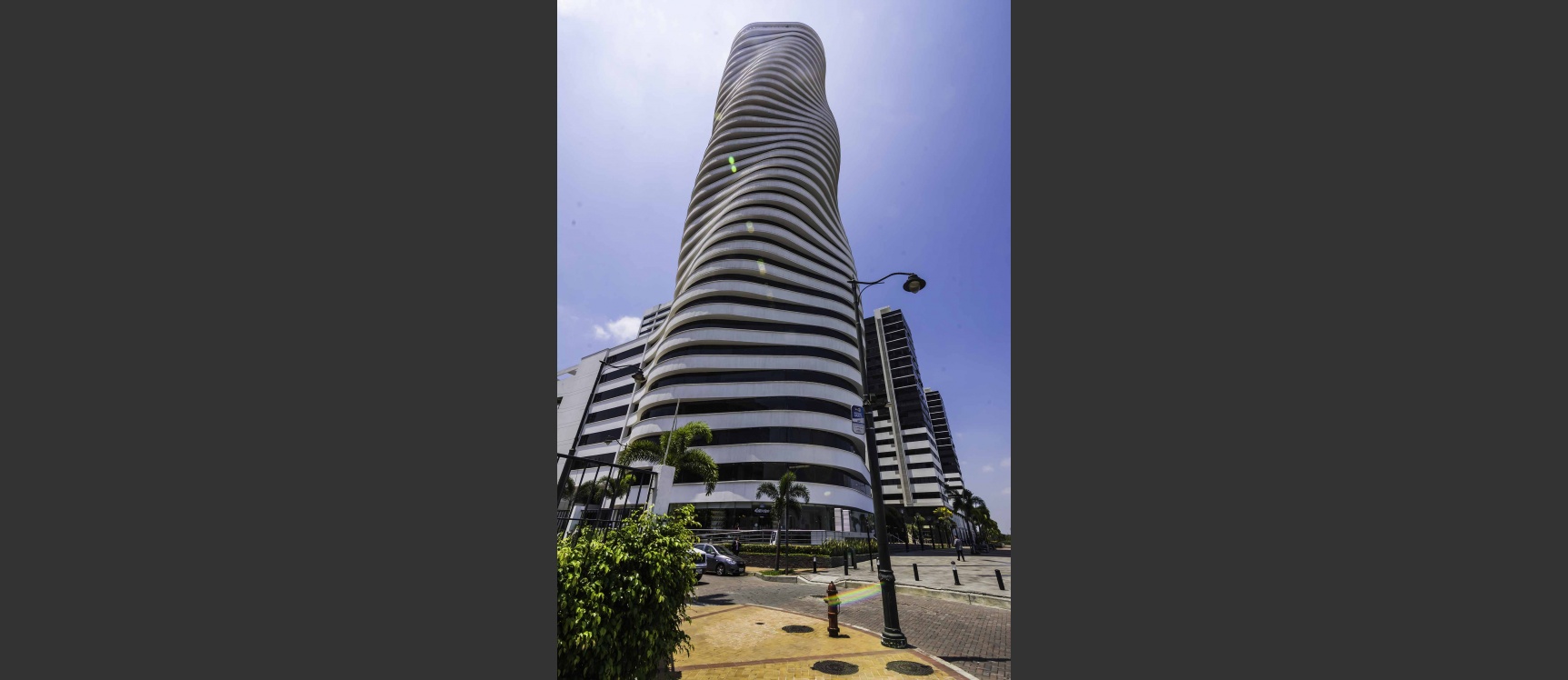 GeoBienes - Oficina en venta Edificio The Point - Plusvalia Guayaquil Casas de venta y alquiler Inmobiliaria Ecuador