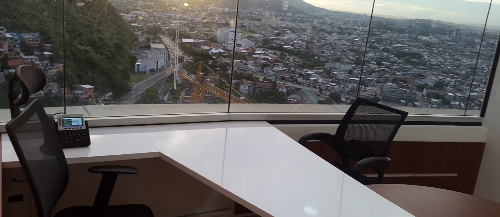 GeoBienes - Oficina en venta Edificio The Point Guayaquil - Plusvalia Guayaquil Casas de venta y alquiler Inmobiliaria Ecuador