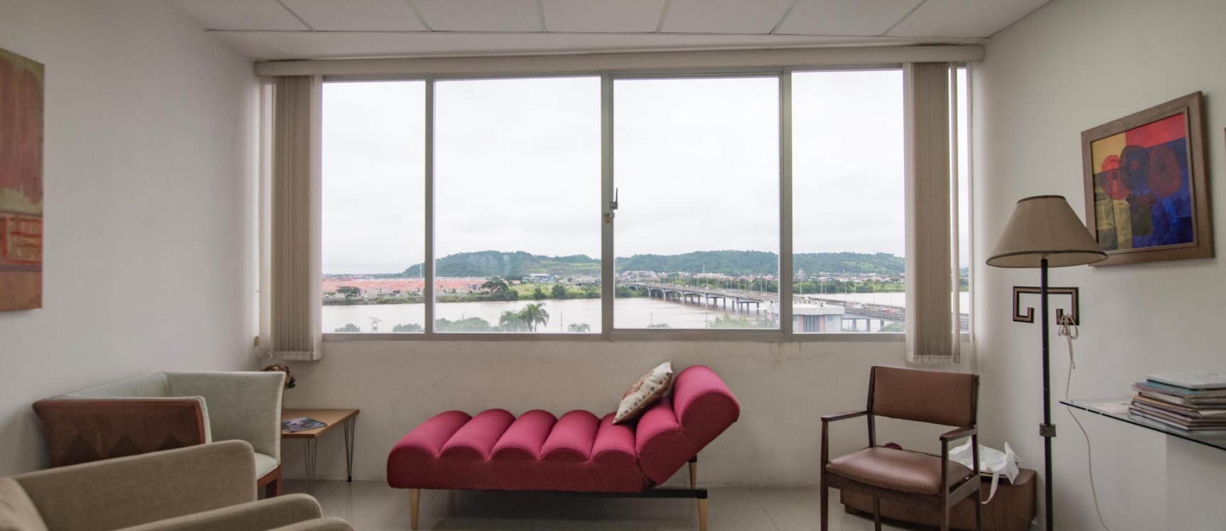 Oficina en venta en Centro Empresarial River Plaza, av. Leon Febres Cordero, vía Aurora GeoBienes - Oficina en venta en Centro Empresarial River Plaza, av. Leon Febres Cordero, vía Aurora - Plusvalia Guayaquil Casas de venta y alquiler Inmobiliaria Ecuador