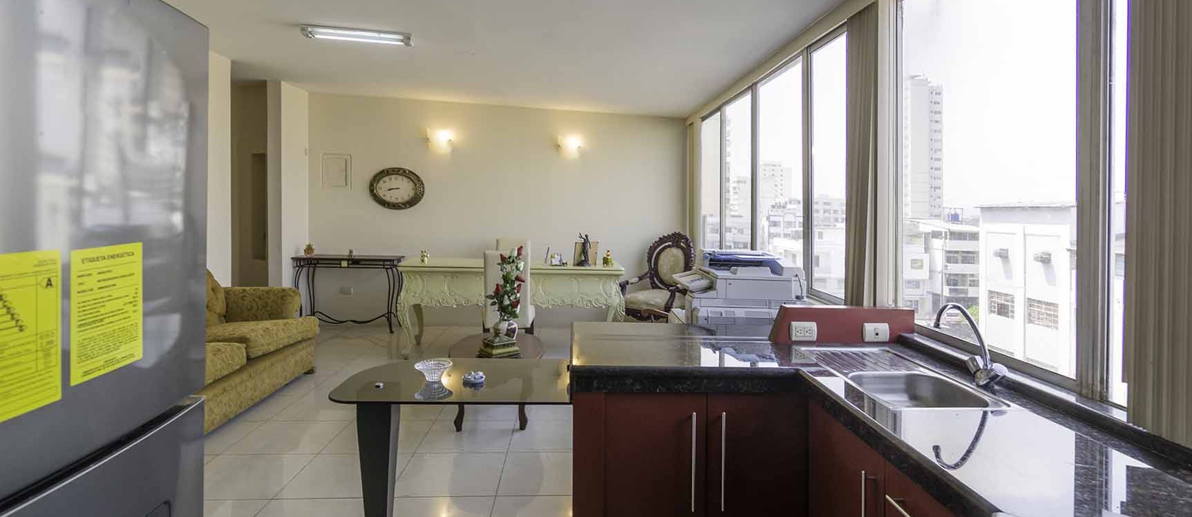 Oficina en venta en Edificio La Concordia centro de Guayaquil GeoBienes - Oficina en venta en Edificio La Concordia centro de Guayaquil - Plusvalia Guayaquil Casas de venta y alquiler Inmobiliaria Ecuador