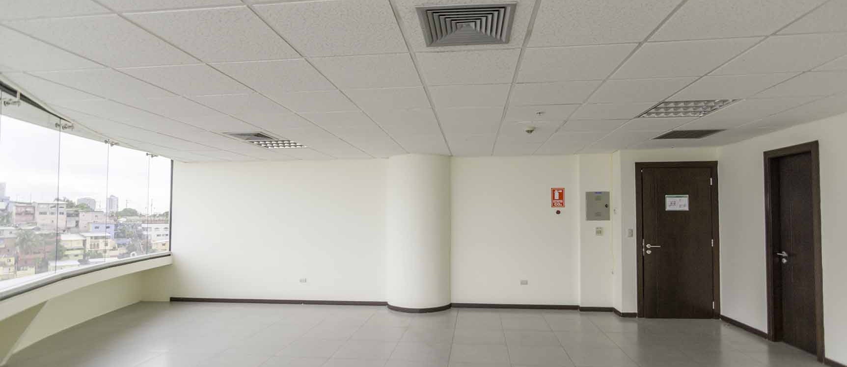 Oficina en Venta en Edificio The Point, Puerto Santa Ana, Guayaquil GeoBienes - Oficina en Venta en Edificio The Point, Puerto Santa Ana, Guayaquil - Plusvalia Guayaquil Casas de venta y alquiler Inmobiliaria Ecuador