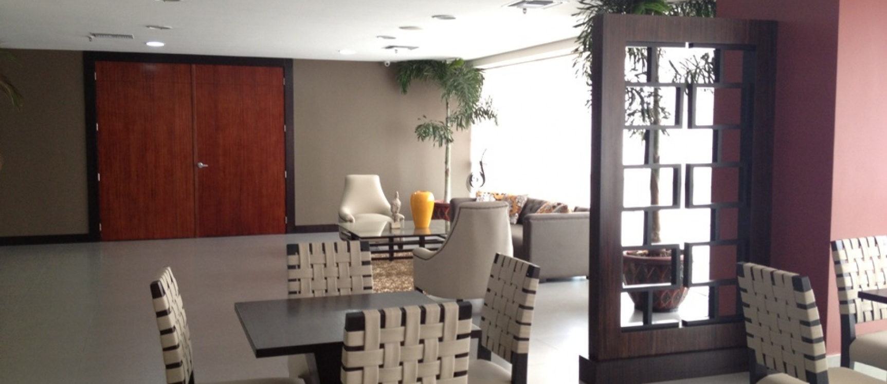 Oficina en Venta en edificio Trade Building GeoBienes - Oficina en Venta en edificio Trade Building Guayaquil - Plusvalia Guayaquil Casas de venta y alquiler Inmobiliaria Ecuador