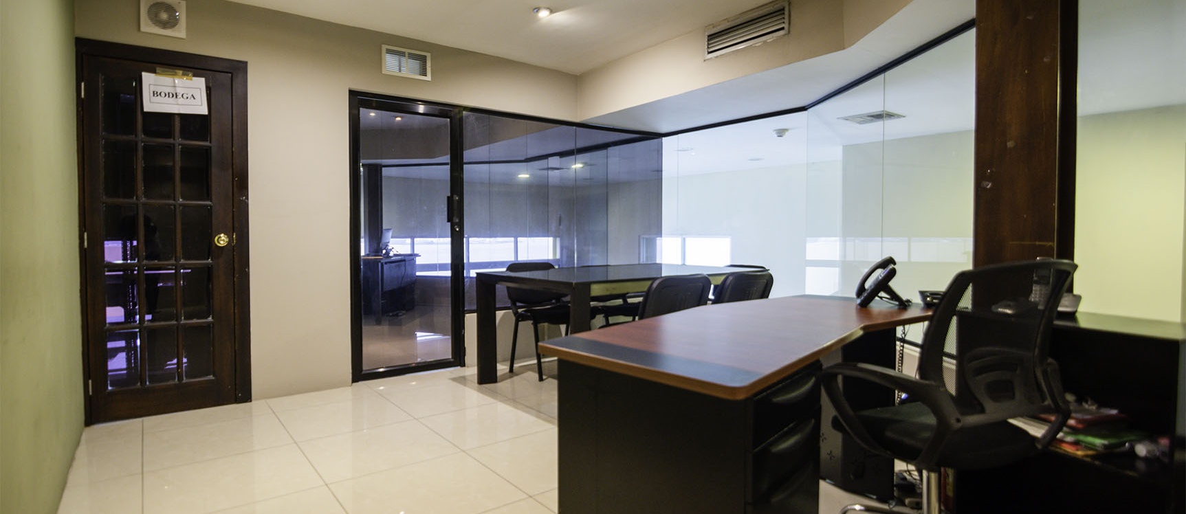 Oficina en venta en el Edificio El Astillero, Puerto Santa Ana, Centro de Guayaquil GeoBienes - Oficina en venta en el Edificio El Astillero, Puerto Santa Ana, Centro de Guayaquil - Plusvalia Guayaquil Casas de venta y alquiler Inmobiliaria Ecuador